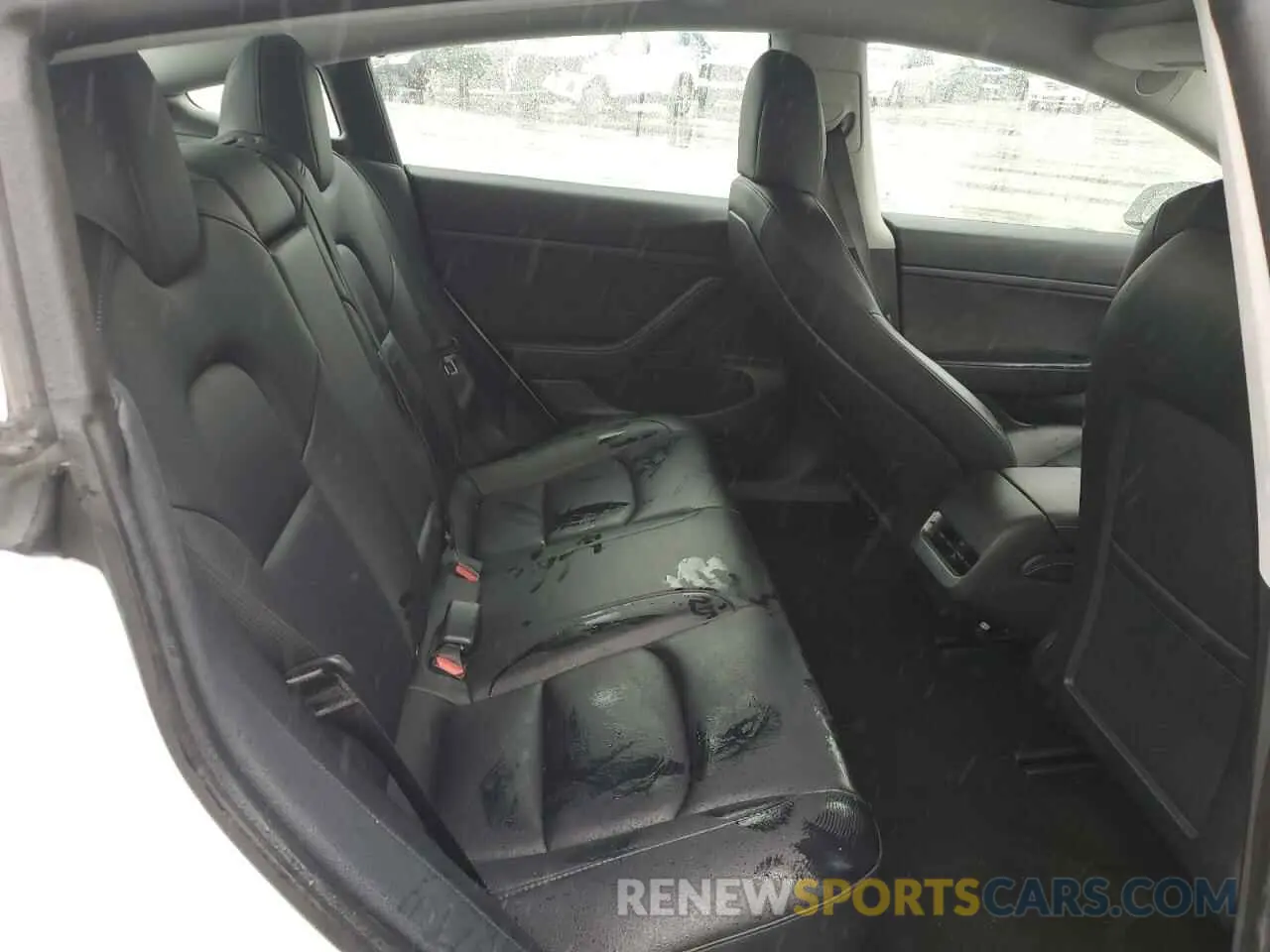 11 Photograph of a damaged car 5YJ3E1EA0MF940392 TESLA MODEL 3 2021