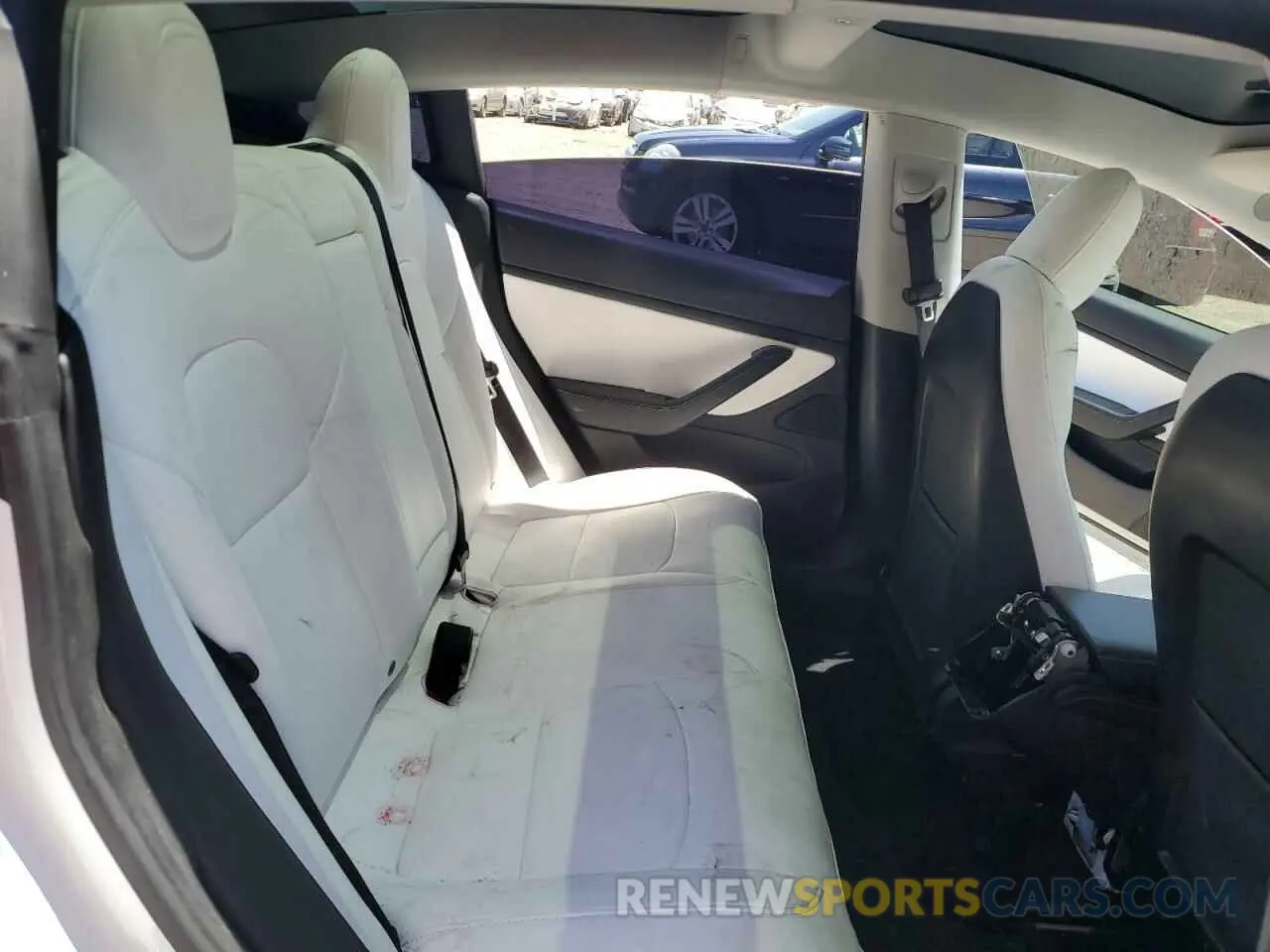 10 Photograph of a damaged car 5YJ3E1EA0MF942983 TESLA MODEL 3 2021