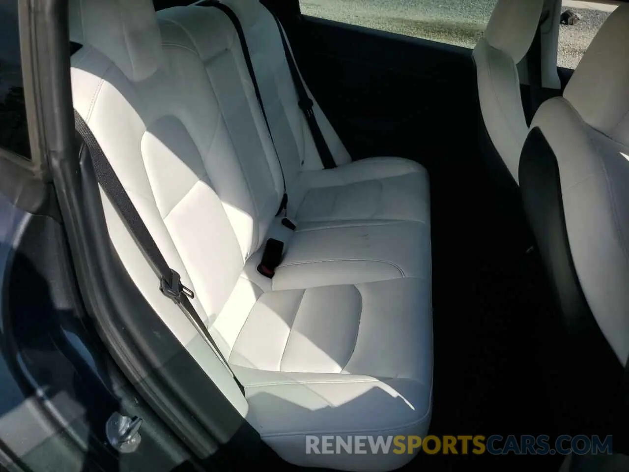 10 Photograph of a damaged car 5YJ3E1EA1MF024630 TESLA MODEL 3 2021