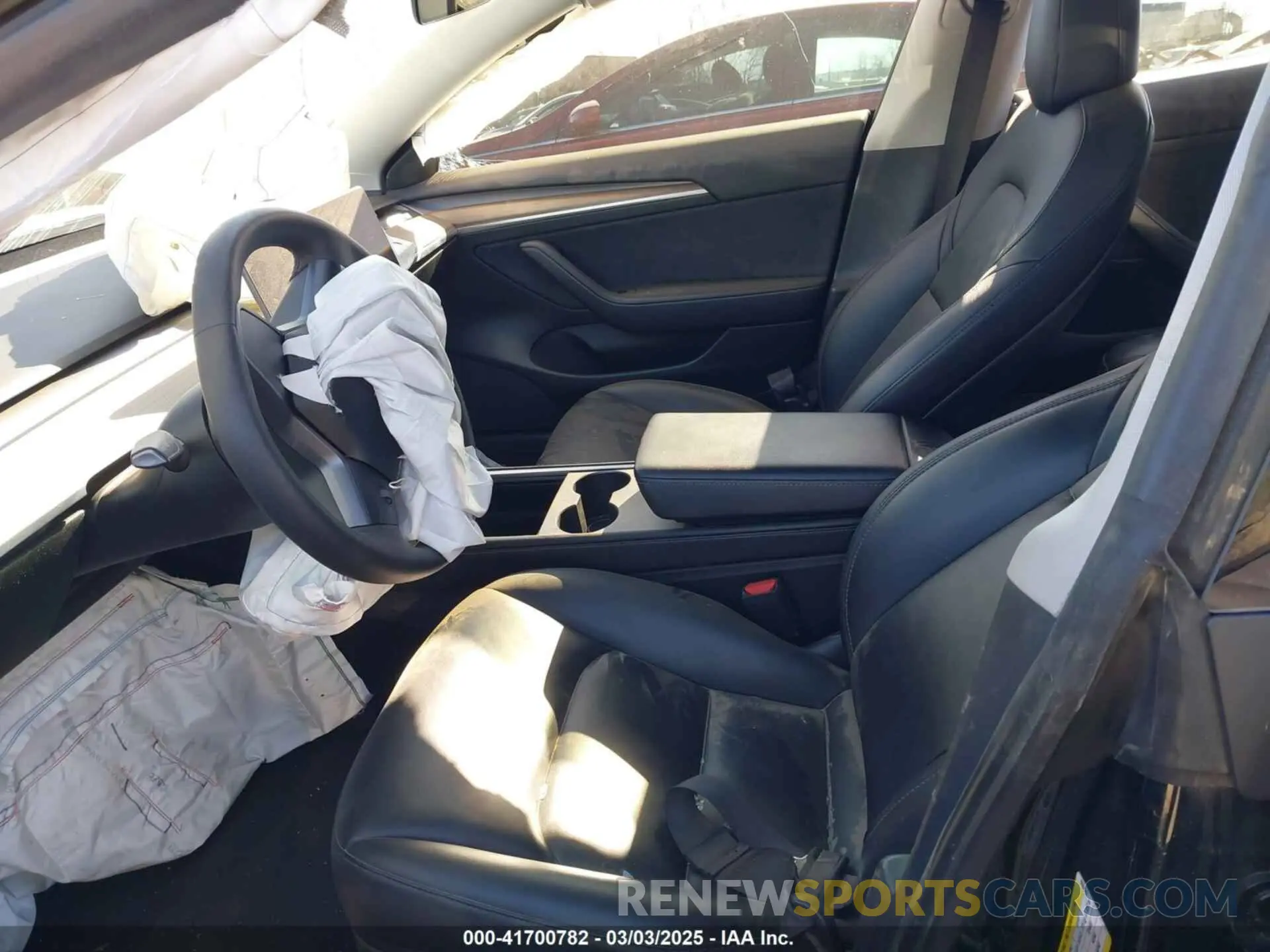 5 Photograph of a damaged car 5YJ3E1EA1MF059829 TESLA MODEL 3 2021