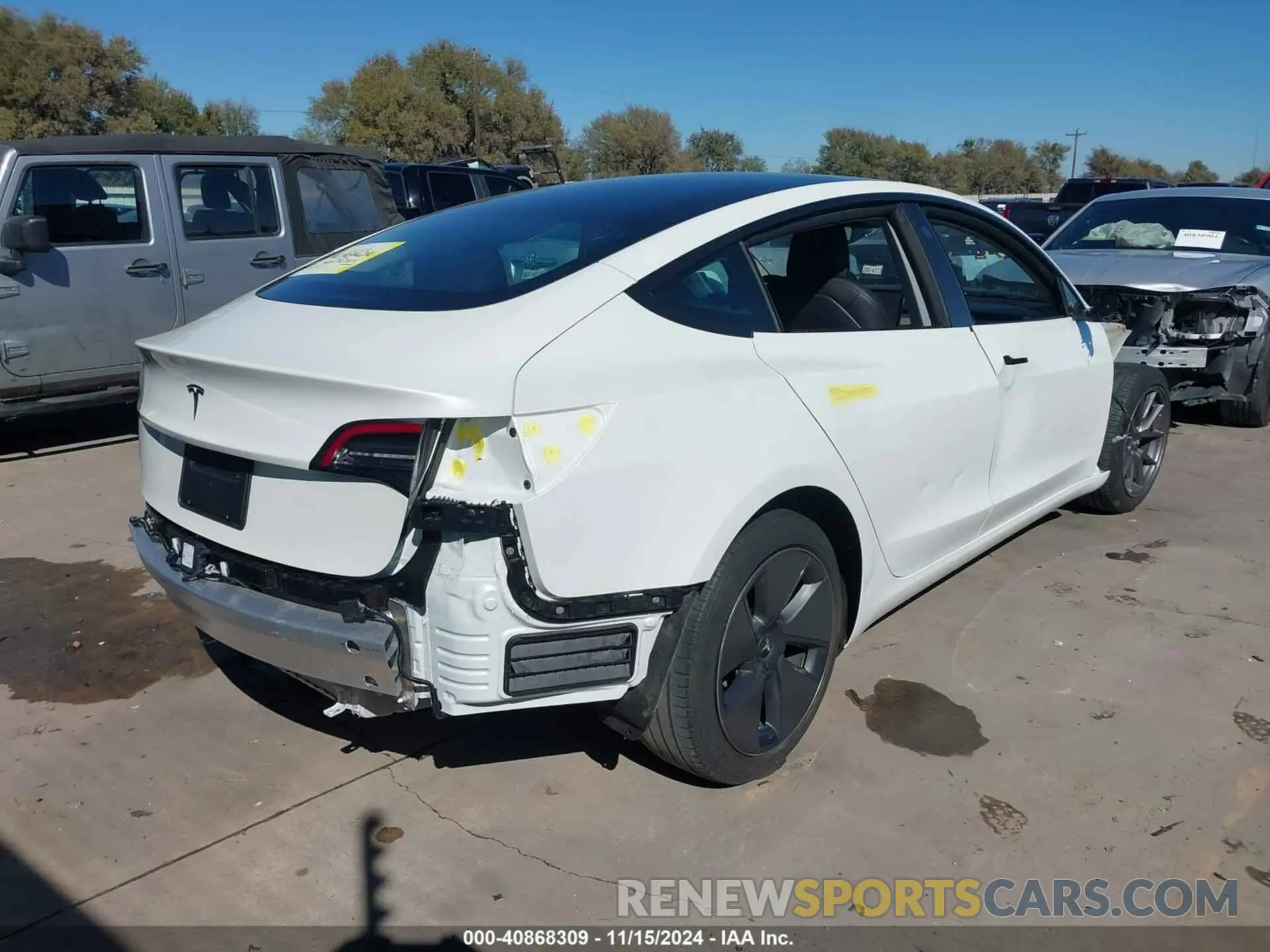 4 Photograph of a damaged car 5YJ3E1EA1MF065808 TESLA MODEL 3 2021