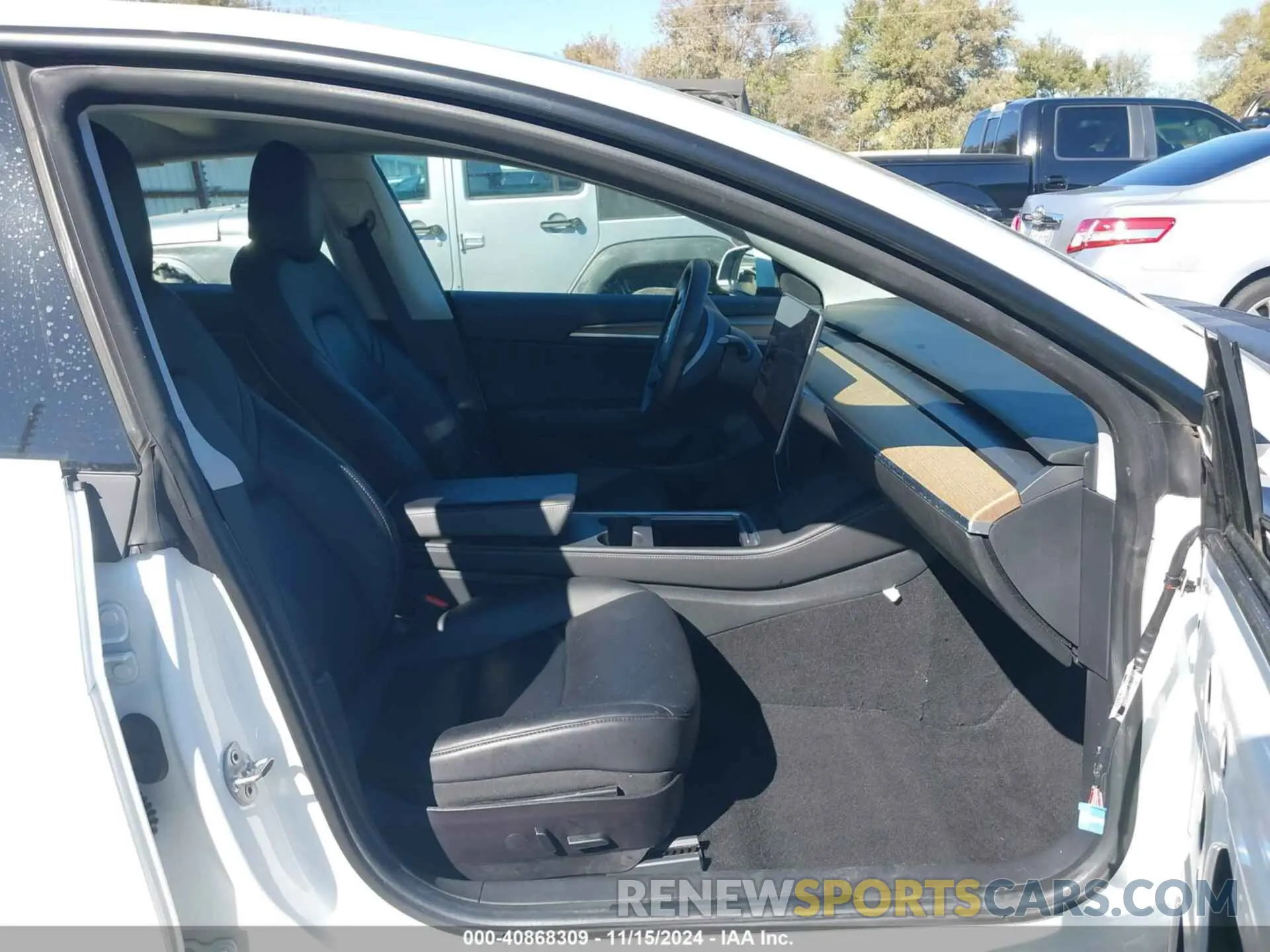 5 Photograph of a damaged car 5YJ3E1EA1MF065808 TESLA MODEL 3 2021