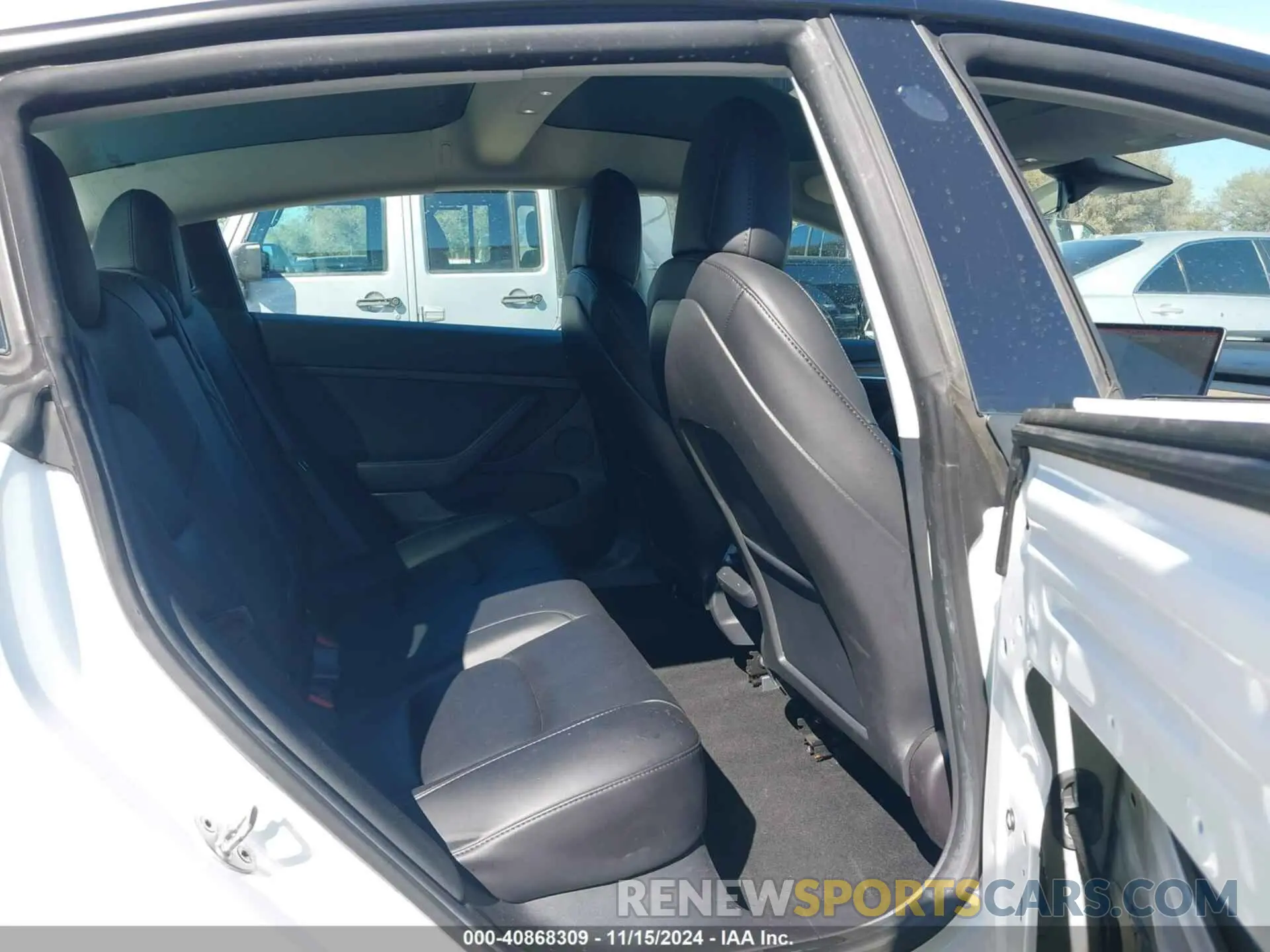 8 Photograph of a damaged car 5YJ3E1EA1MF065808 TESLA MODEL 3 2021