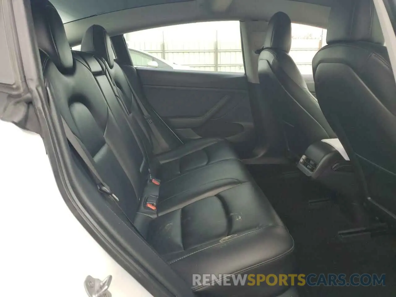 11 Фотография поврежденного автомобиля 5YJ3E1EA1MF066389 TESLA MODEL 3 2021