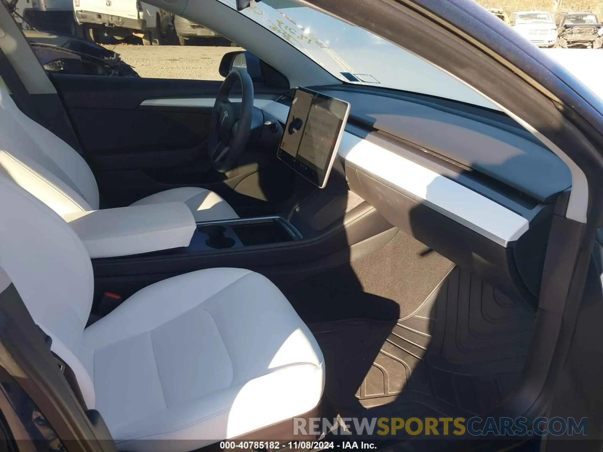 5 Photograph of a damaged car 5YJ3E1EA1MF098579 TESLA MODEL 3 2021