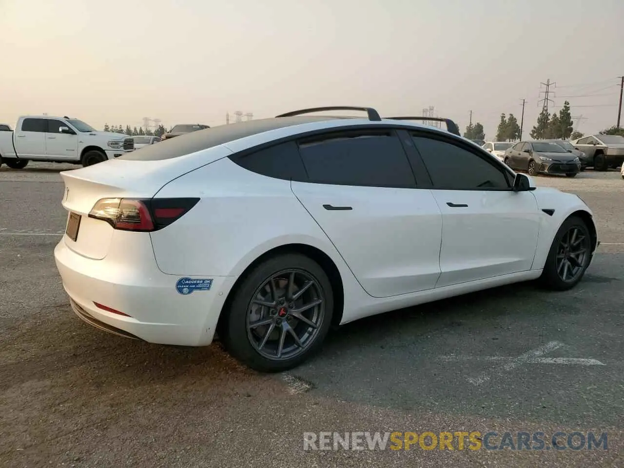 3 Photograph of a damaged car 5YJ3E1EA1MF907823 TESLA MODEL 3 2021