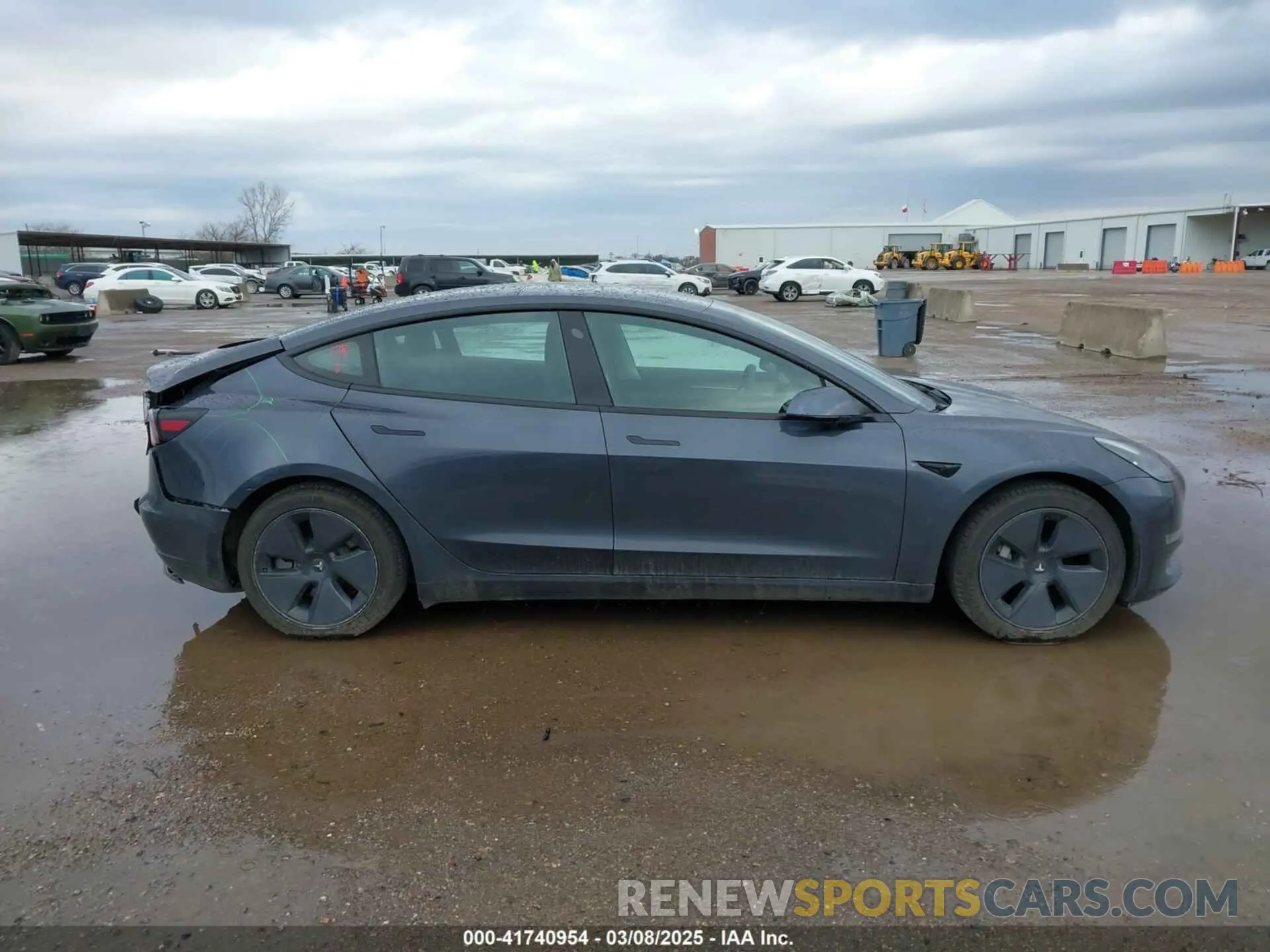 13 Фотография поврежденного автомобиля 5YJ3E1EA1MF976740 TESLA MODEL 3 2021