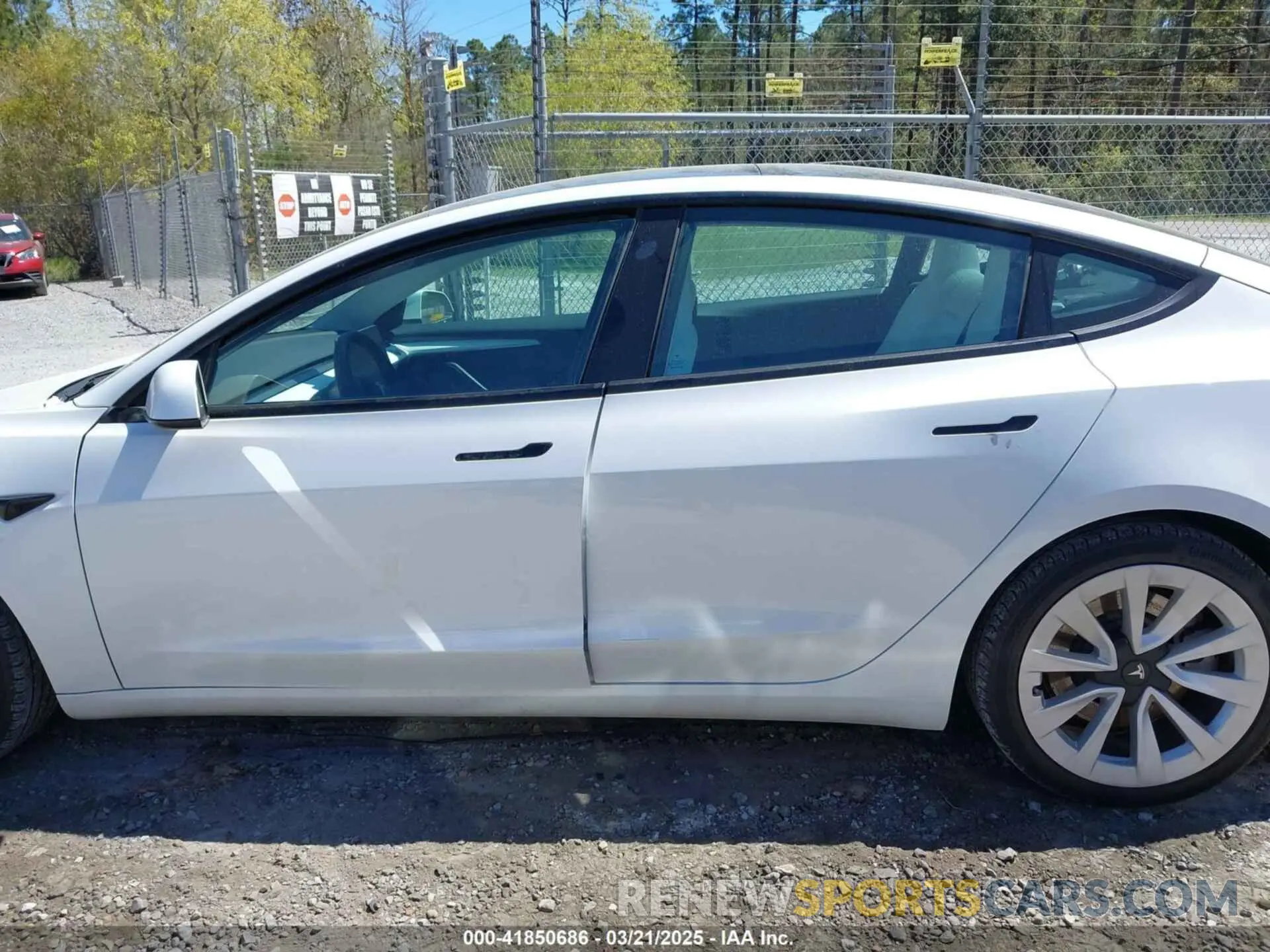 14 Photograph of a damaged car 5YJ3E1EA2MF020540 TESLA MODEL 3 2021