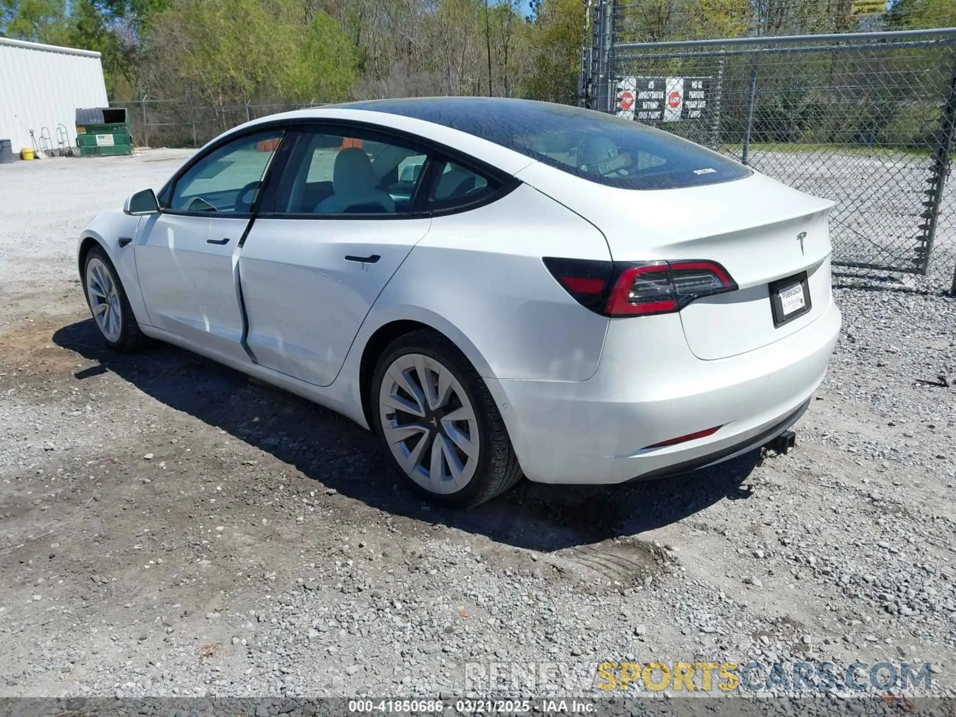 3 Photograph of a damaged car 5YJ3E1EA2MF020540 TESLA MODEL 3 2021