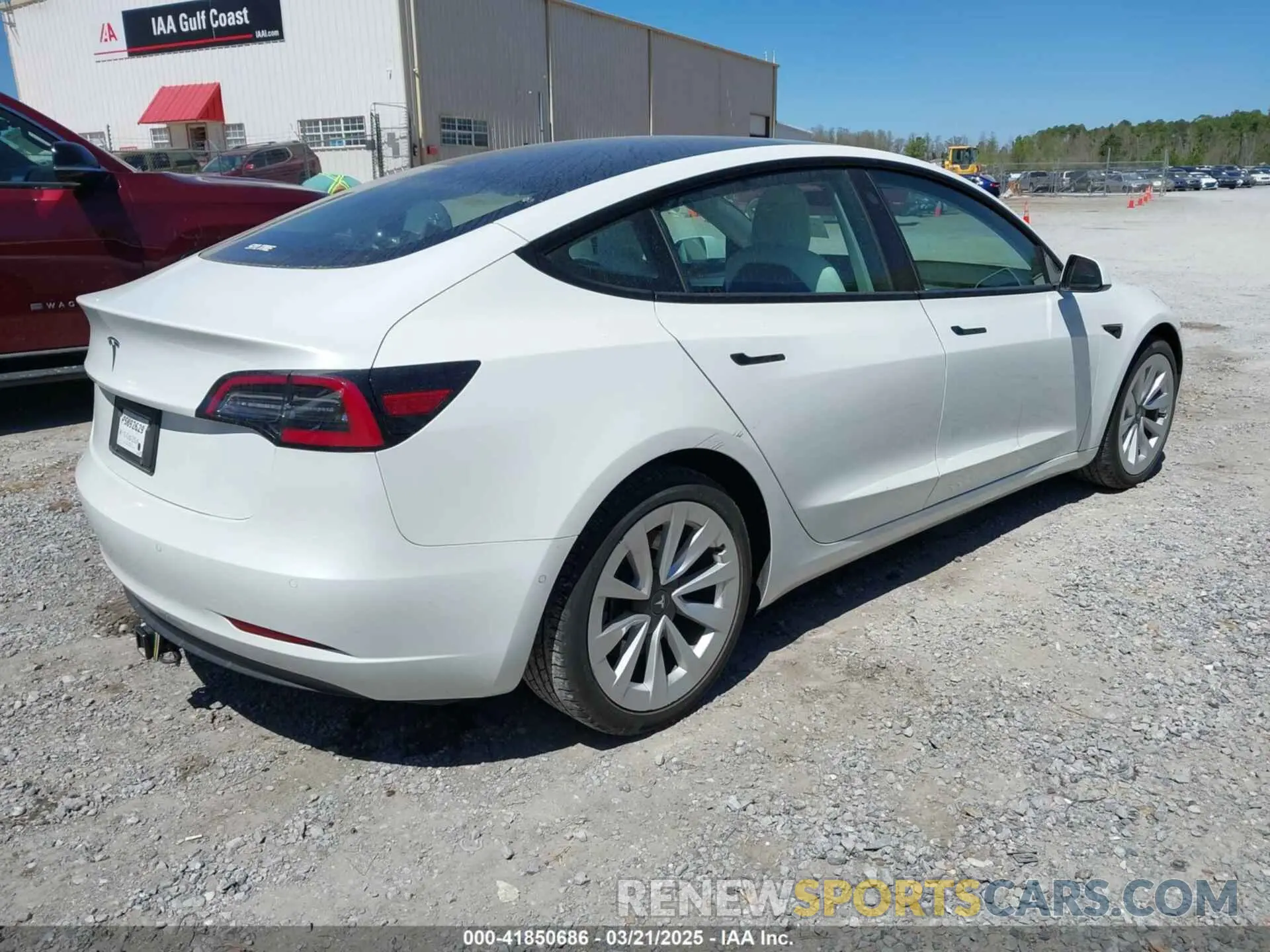 4 Photograph of a damaged car 5YJ3E1EA2MF020540 TESLA MODEL 3 2021