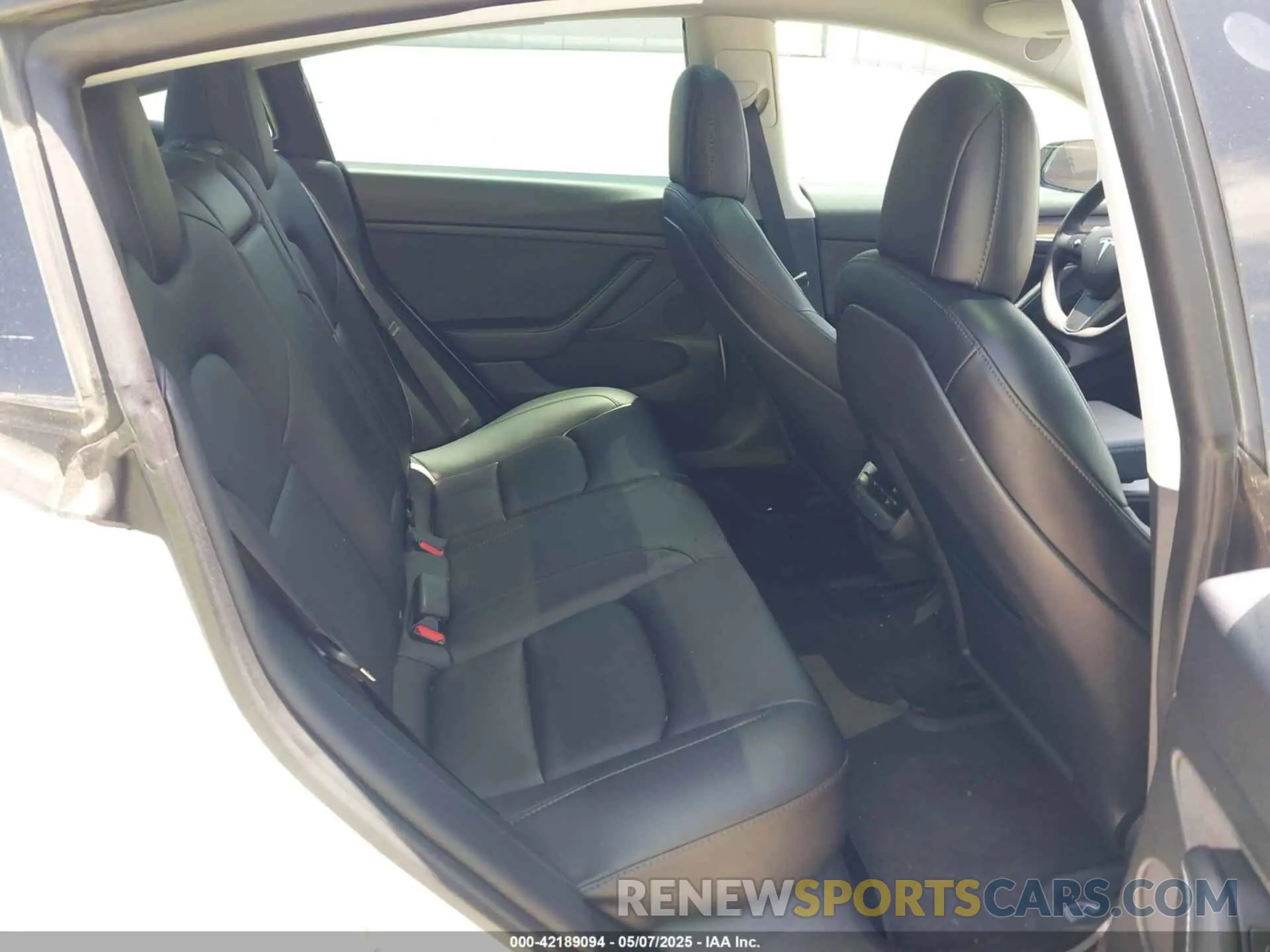 7 Photograph of a damaged car 5YJ3E1EA2MF020585 TESLA MODEL 3 2021