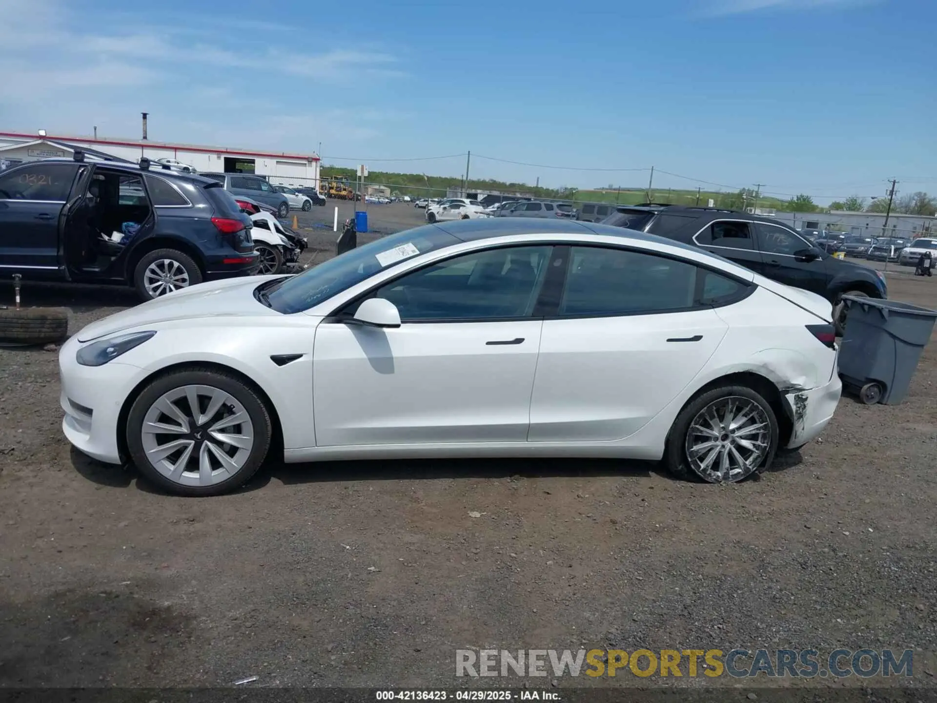 14 Photograph of a damaged car 5YJ3E1EA2MF063761 TESLA MODEL 3 2021