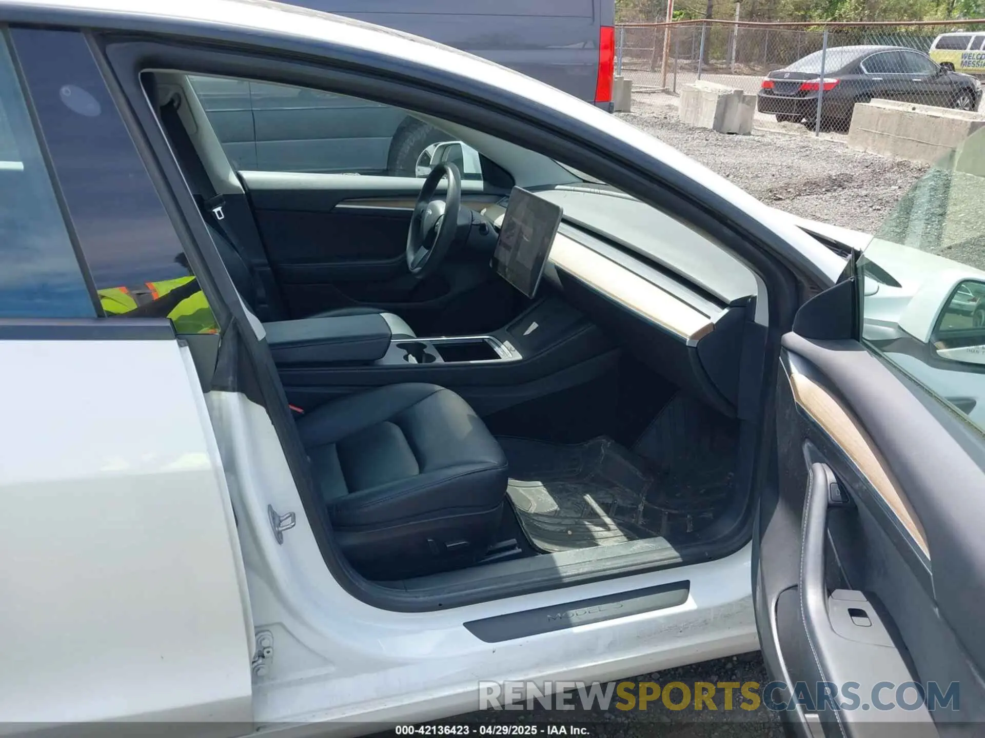 5 Photograph of a damaged car 5YJ3E1EA2MF063761 TESLA MODEL 3 2021