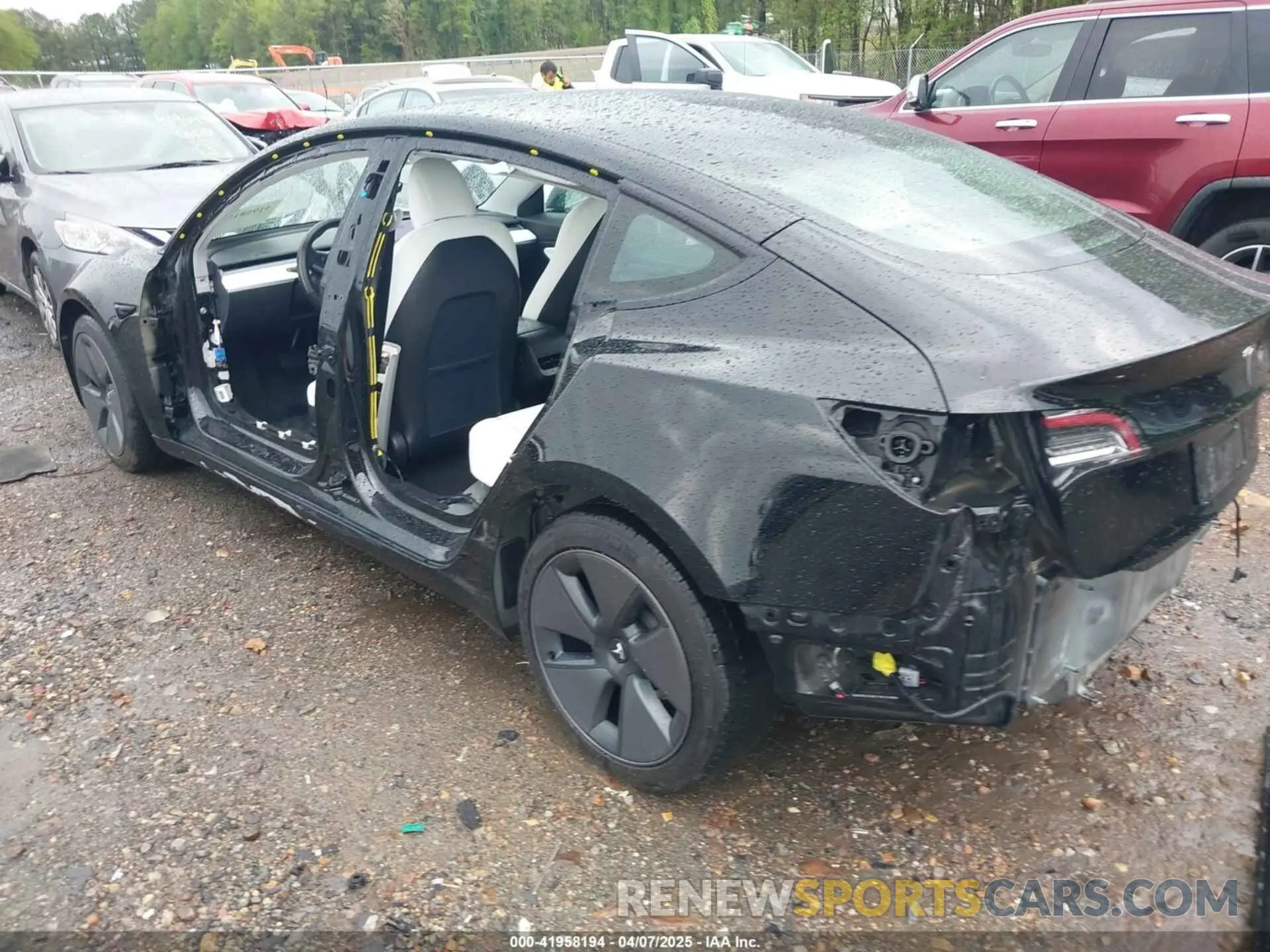 3 Photograph of a damaged car 5YJ3E1EA2MF850757 TESLA MODEL 3 2021