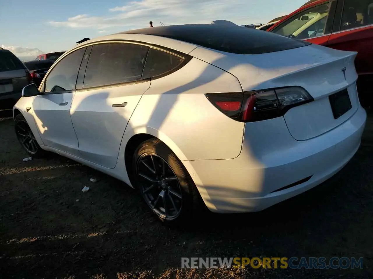 2 Photograph of a damaged car 5YJ3E1EA2MF861144 TESLA MODEL 3 2021