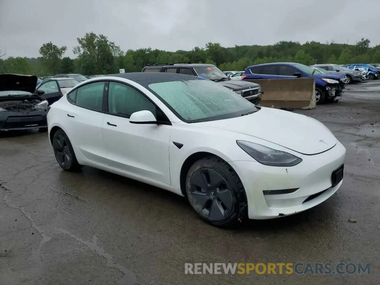 4 Photograph of a damaged car 5YJ3E1EA2MF919821 TESLA MODEL 3 2021