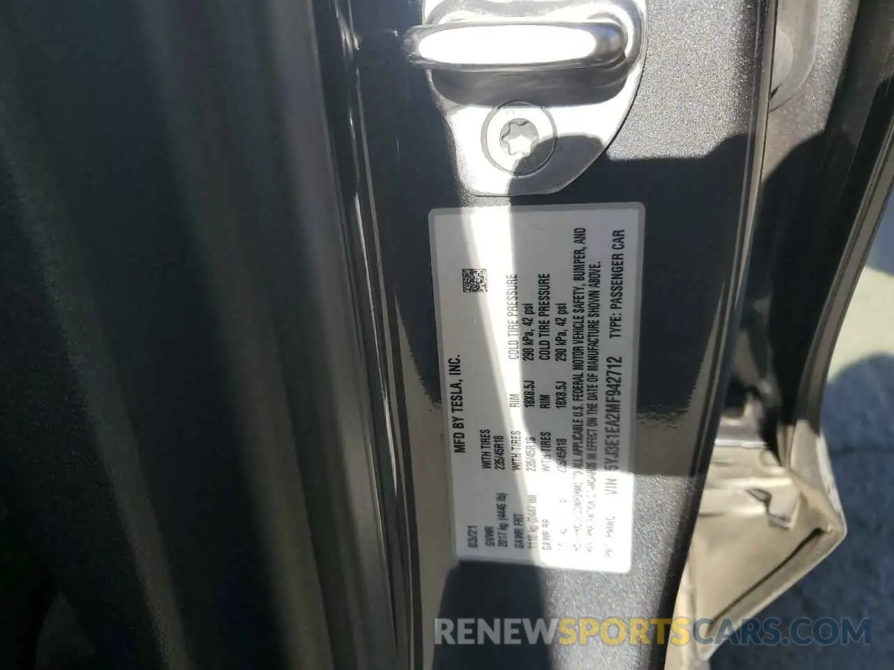 12 Photograph of a damaged car 5YJ3E1EA2MF942712 TESLA MODEL 3 2021