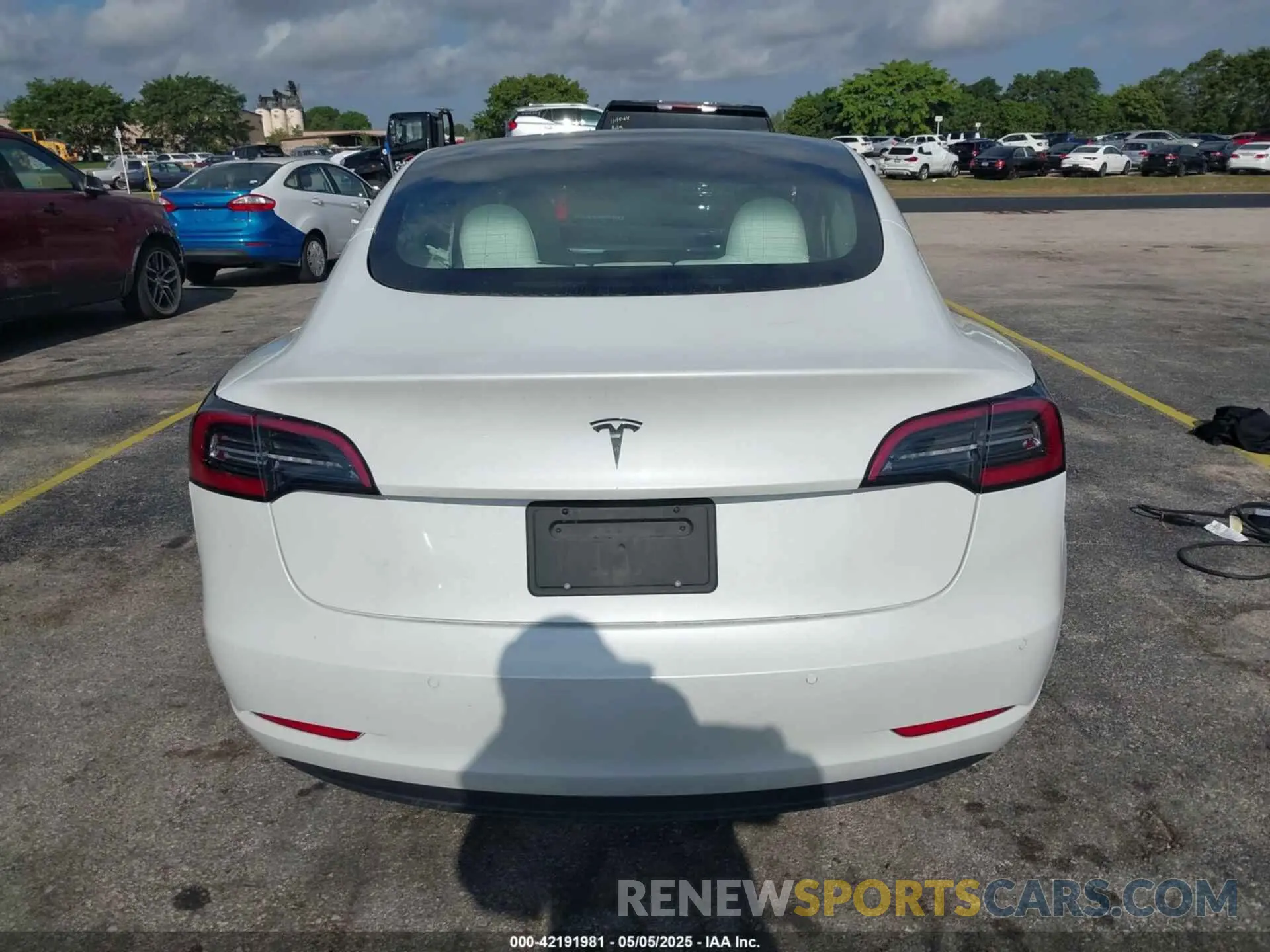 17 Фотография поврежденного автомобиля 5YJ3E1EA2MF973202 TESLA MODEL 3 2021