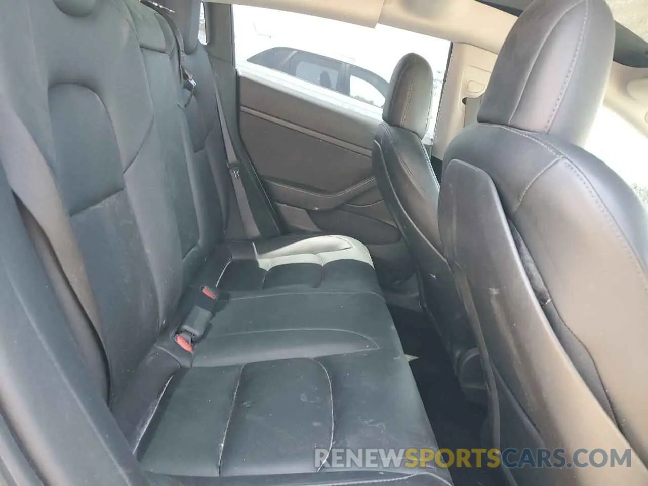 10 Photograph of a damaged car 5YJ3E1EA3MF027335 TESLA MODEL 3 2021