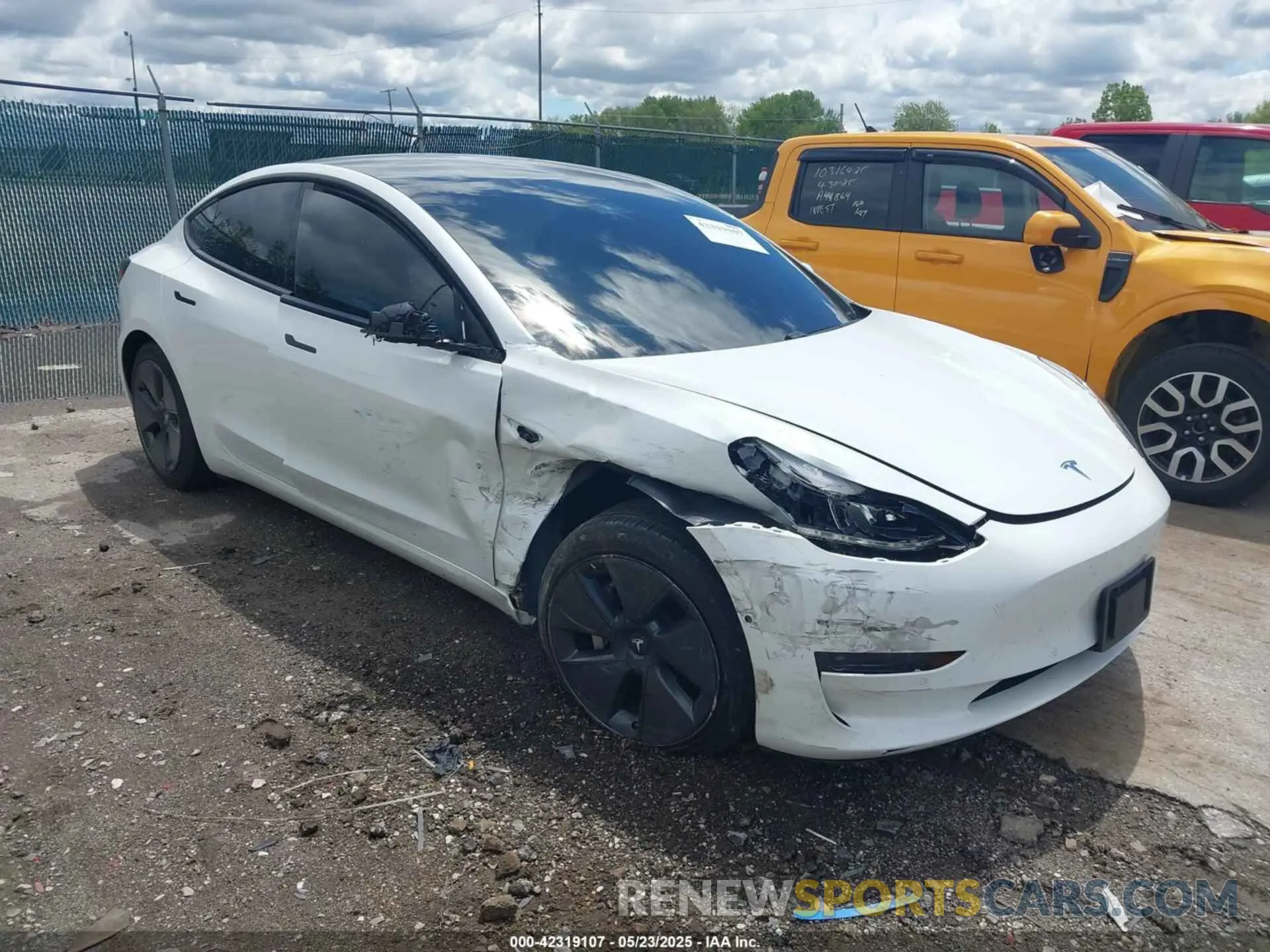 1 Photograph of a damaged car 5YJ3E1EA3MF060027 TESLA MODEL 3 2021