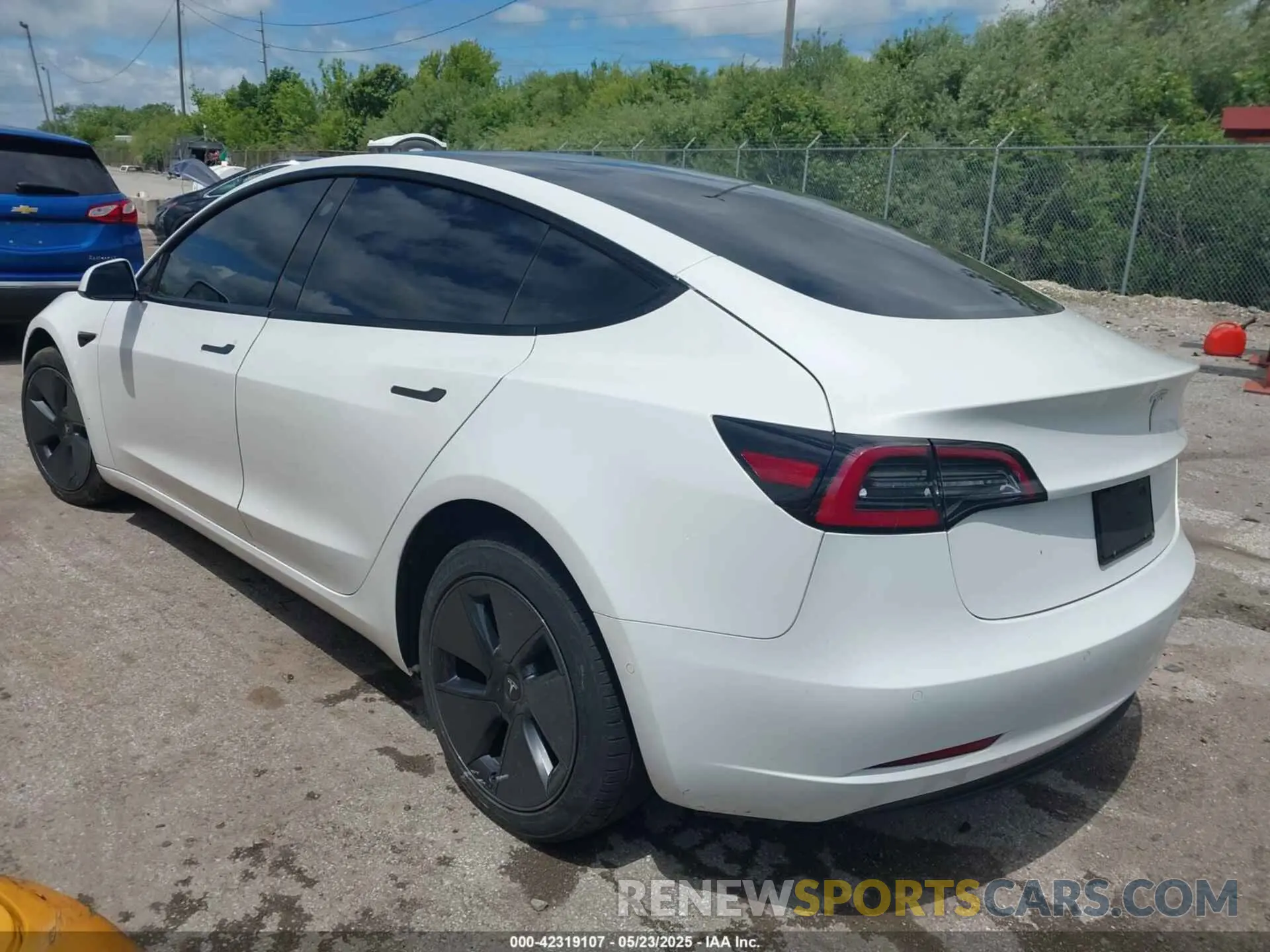 3 Photograph of a damaged car 5YJ3E1EA3MF060027 TESLA MODEL 3 2021