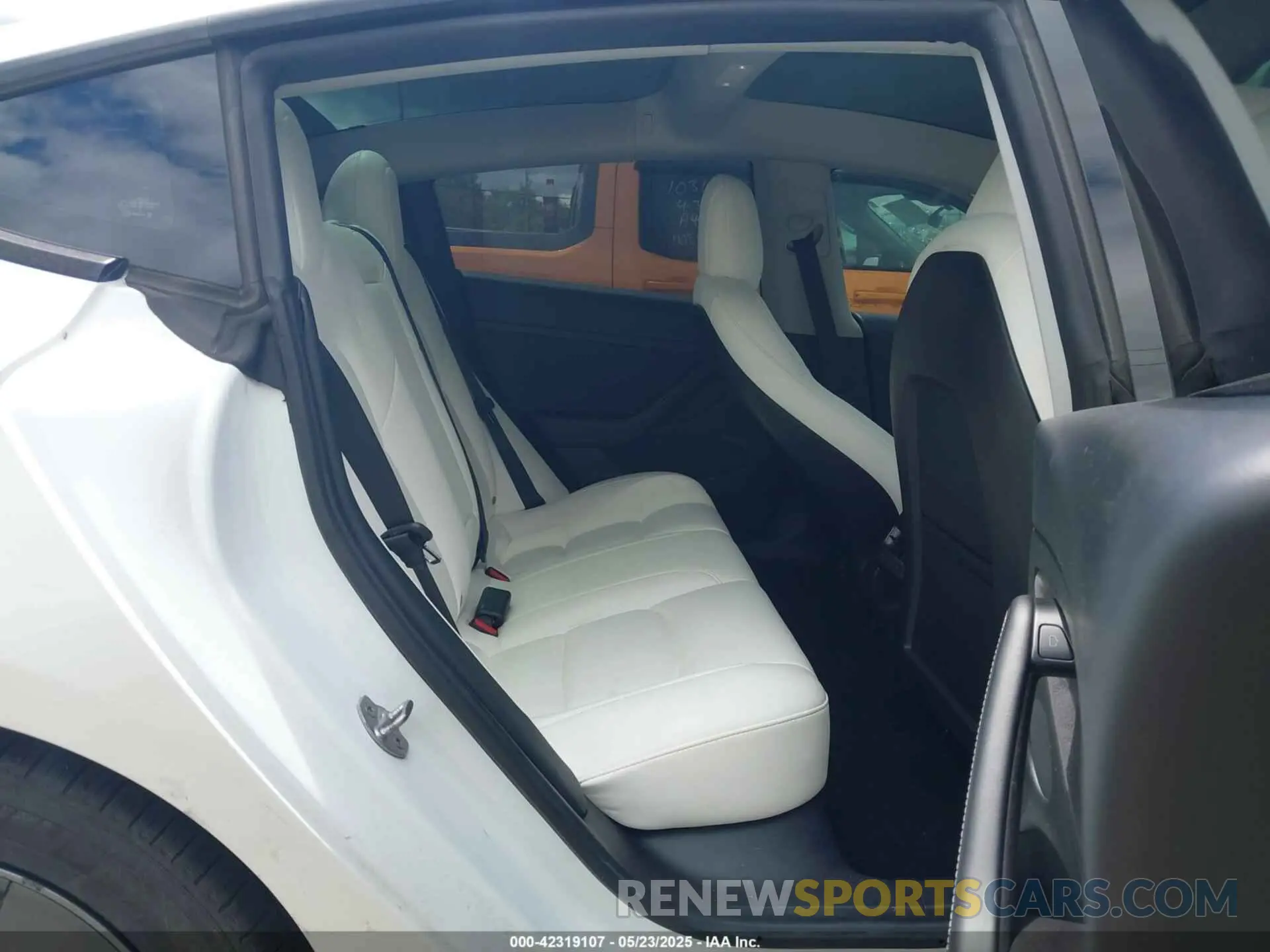 8 Photograph of a damaged car 5YJ3E1EA3MF060027 TESLA MODEL 3 2021