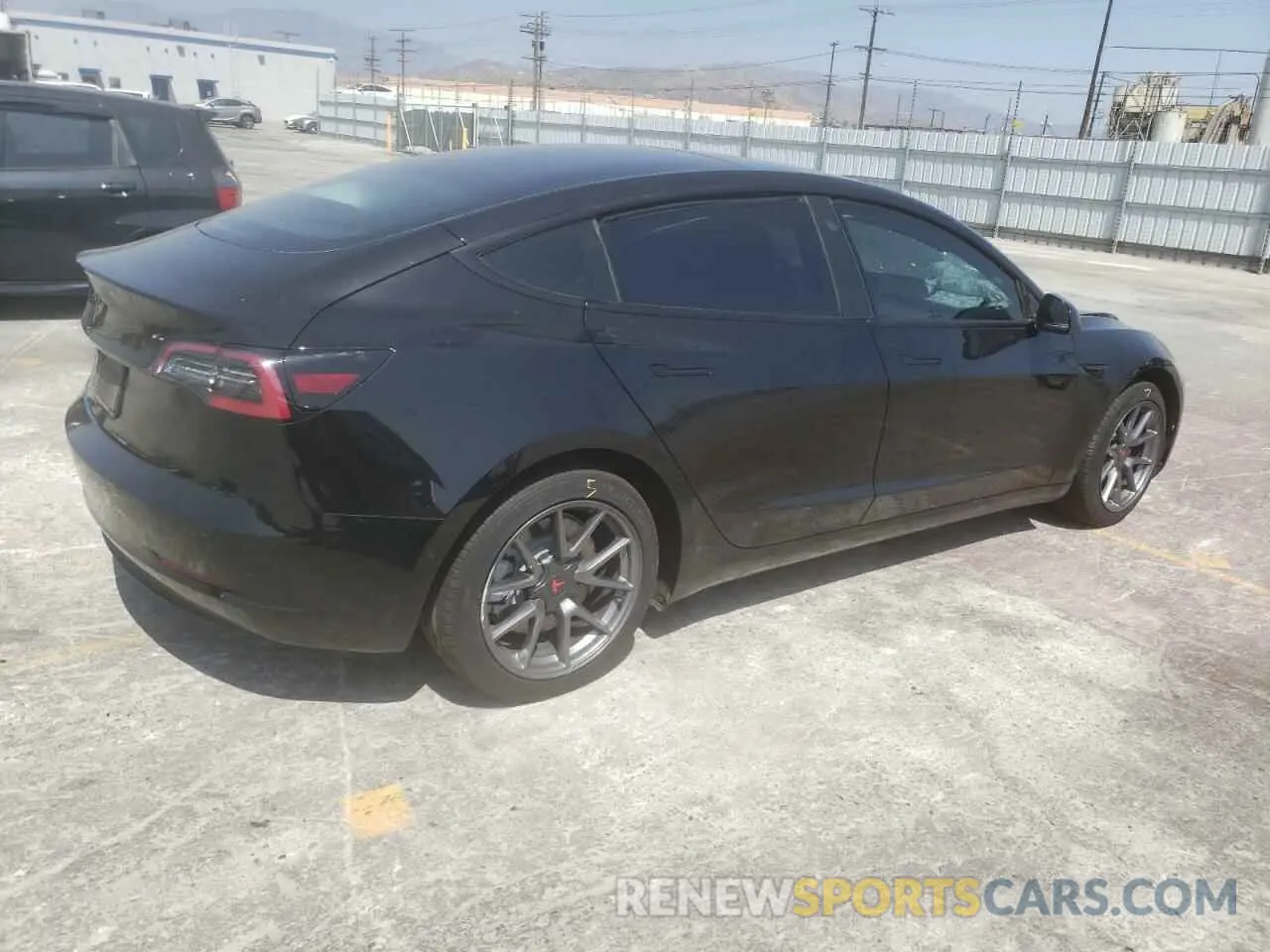 4 Photograph of a damaged car 5YJ3E1EA3MF066457 TESLA MODEL 3 2021