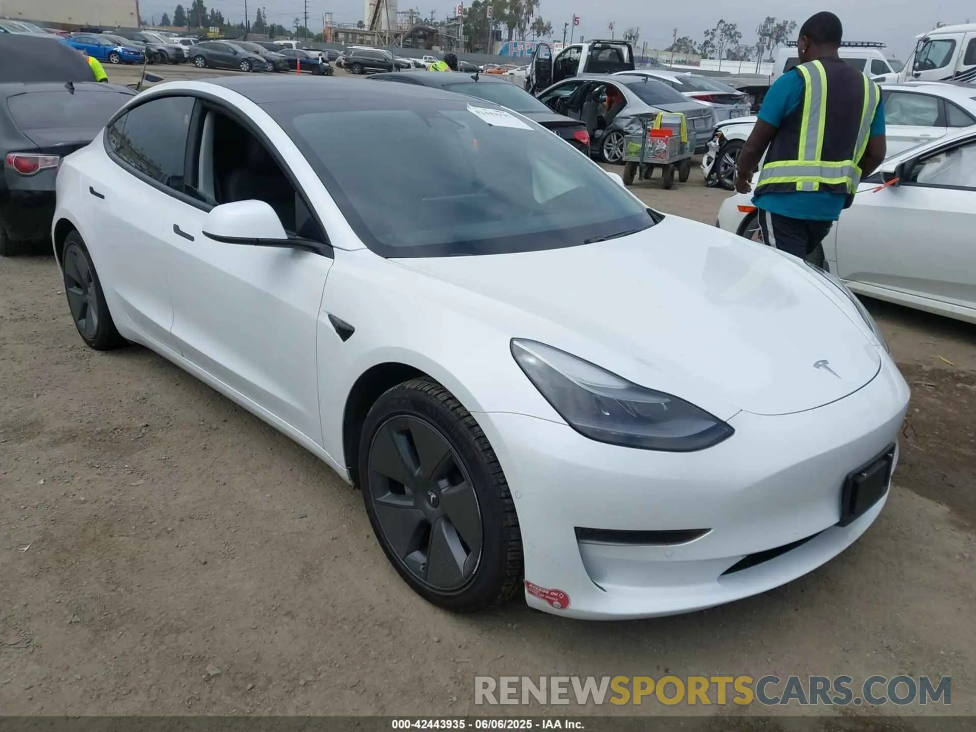 1 Фотография поврежденного автомобиля 5YJ3E1EA3MF072520 TESLA MODEL 3 2021