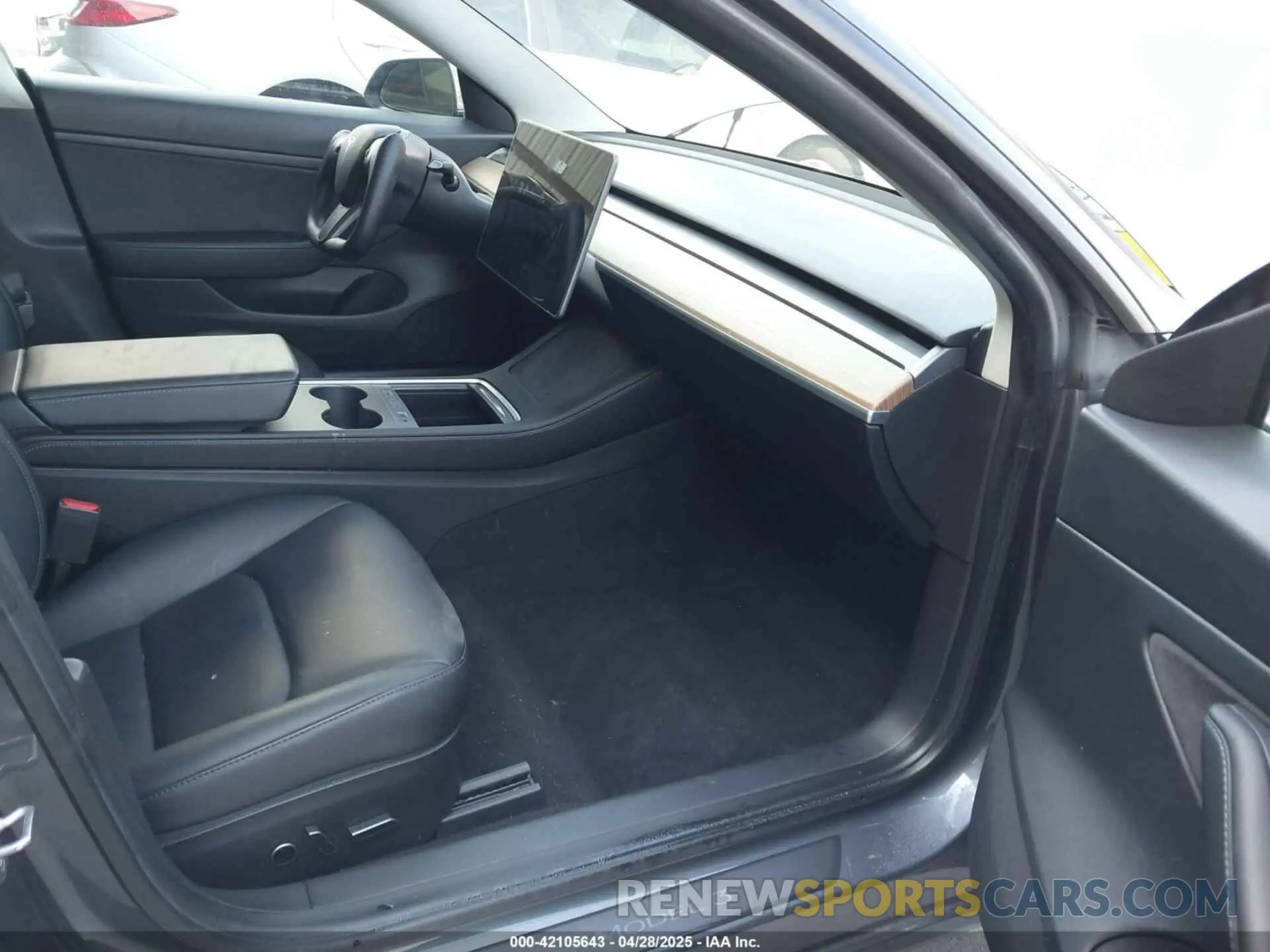 5 Photograph of a damaged car 5YJ3E1EA3MF877790 TESLA MODEL 3 2021