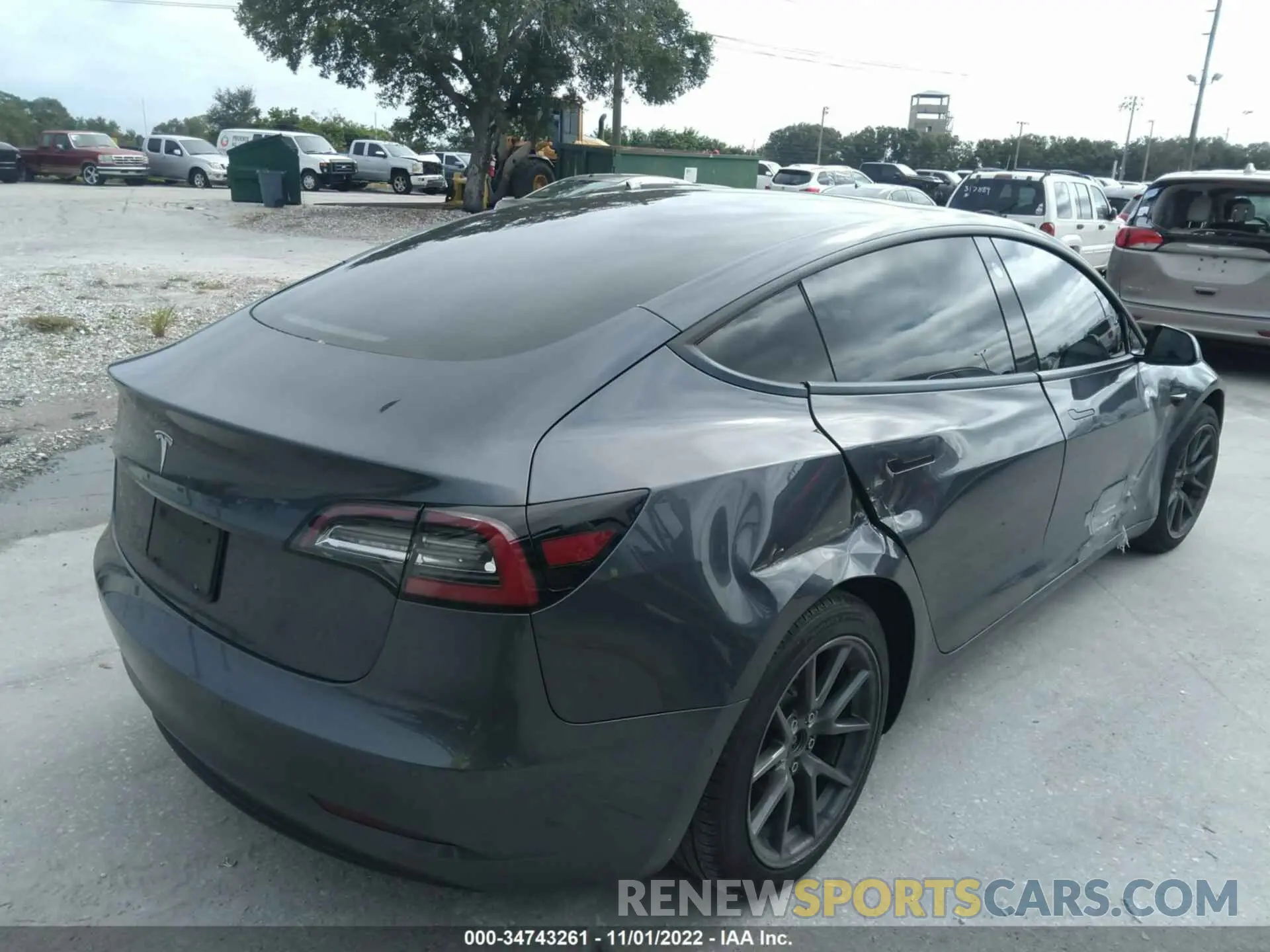 4 Photograph of a damaged car 5YJ3E1EA3MF919472 TESLA MODEL 3 2021
