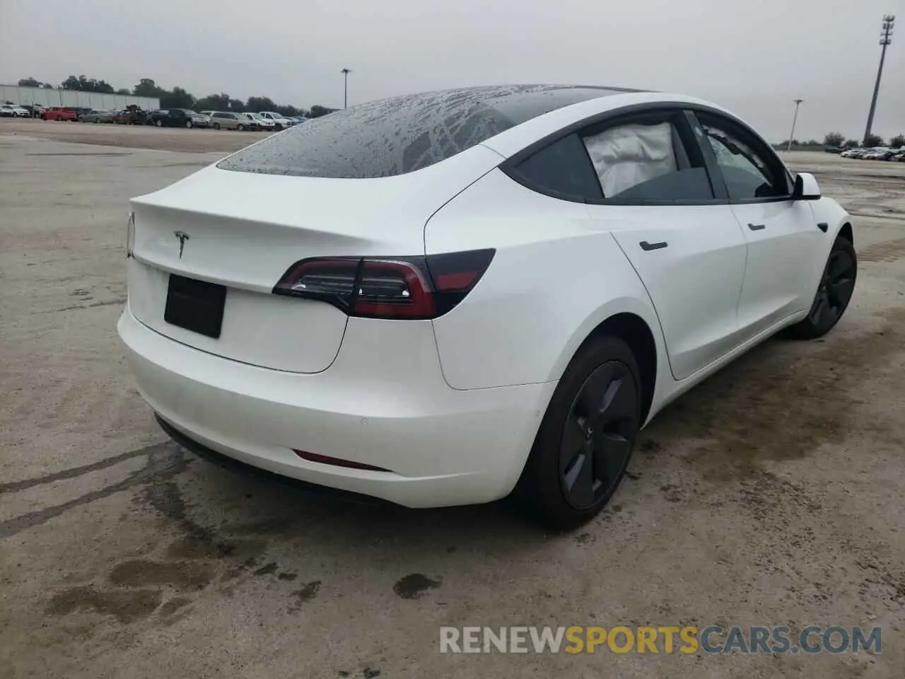4 Photograph of a damaged car 5YJ3E1EA4MF046945 TESLA MODEL 3 2021