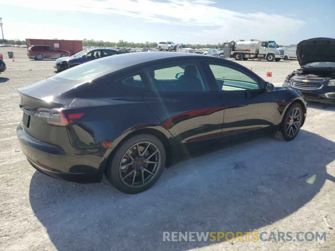 3 Photograph of a damaged car 5YJ3E1EA4MF085616 TESLA MODEL 3 2021