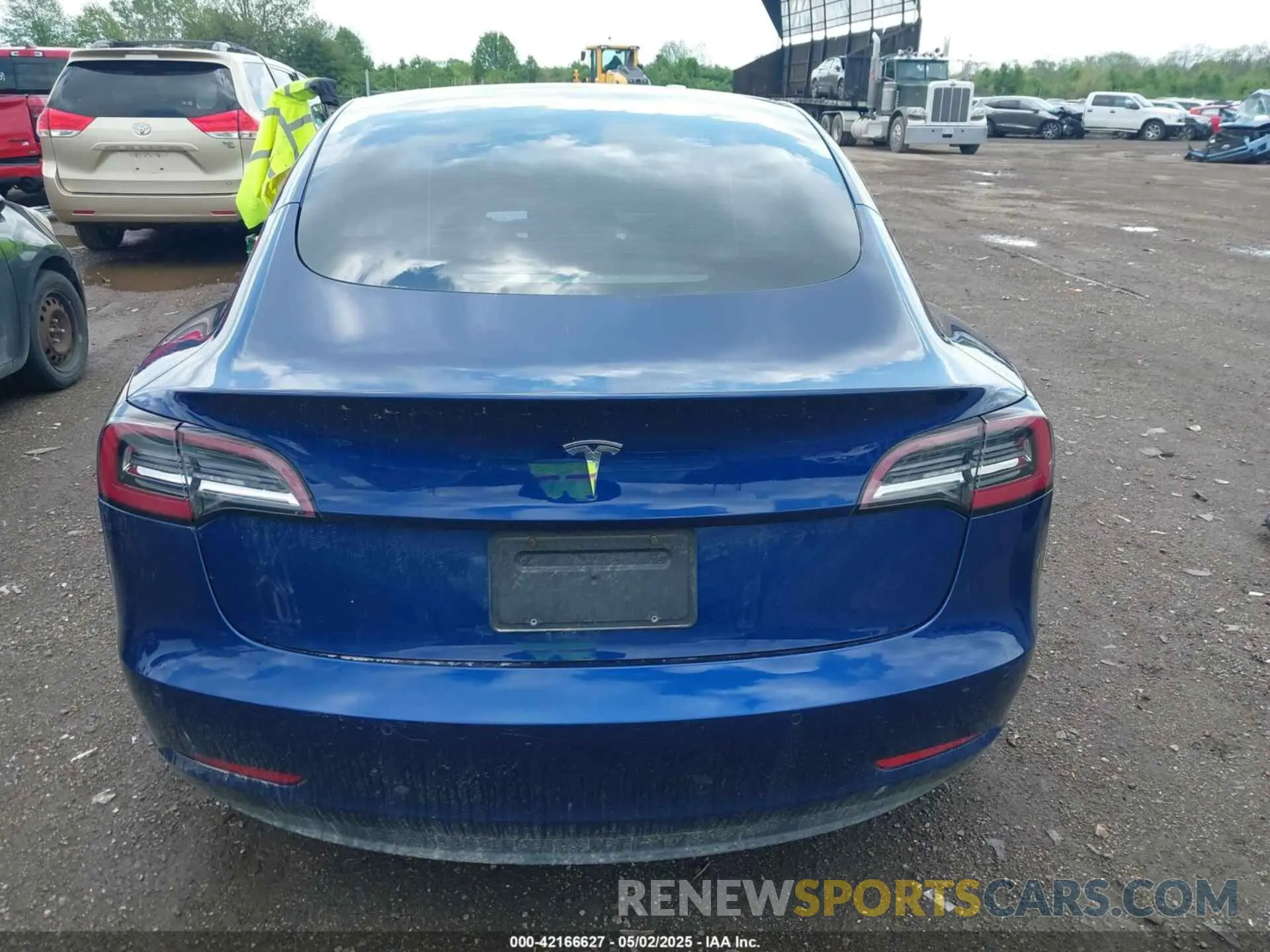 17 Фотография поврежденного автомобиля 5YJ3E1EA4MF088550 TESLA MODEL 3 2021