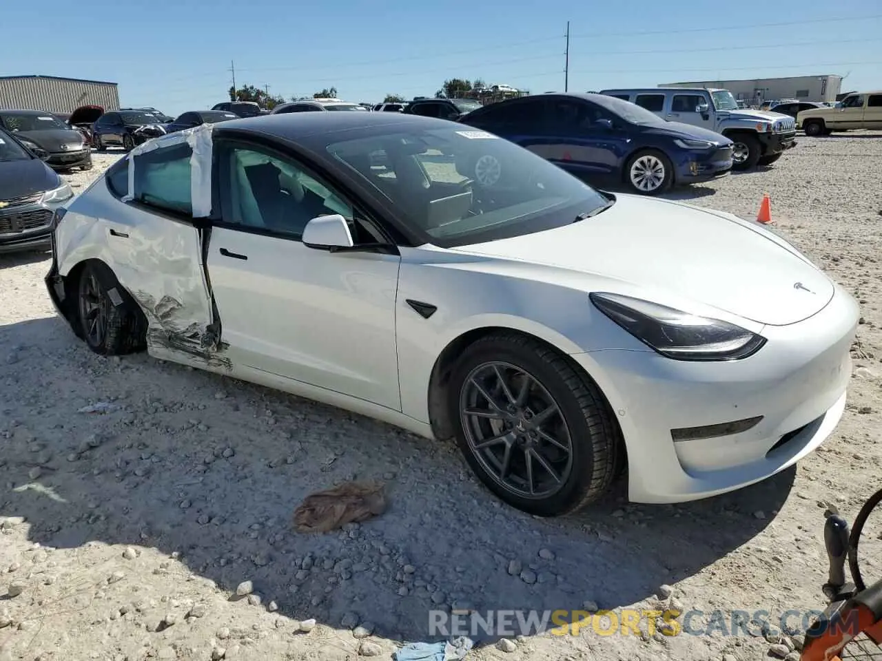 4 Photograph of a damaged car 5YJ3E1EA4MF866636 TESLA MODEL 3 2021