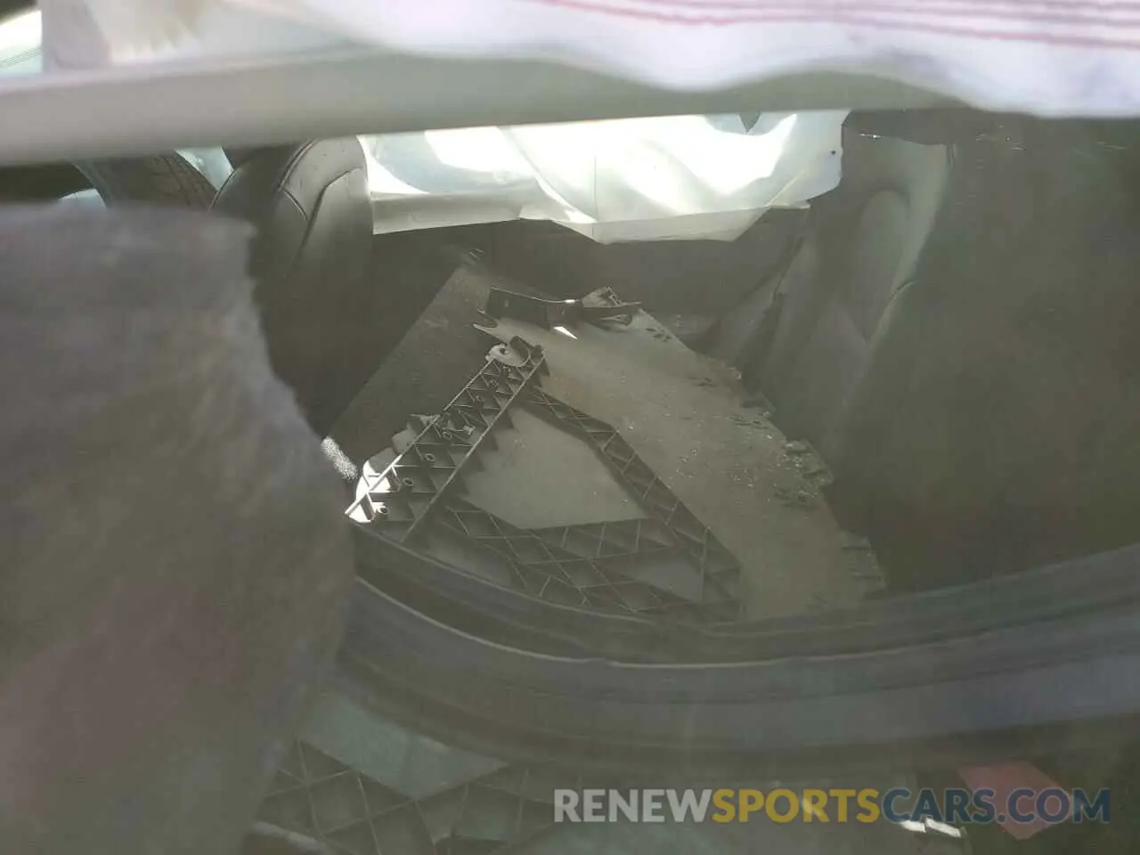 10 Photograph of a damaged car 5YJ3E1EA4MF920047 TESLA MODEL 3 2021