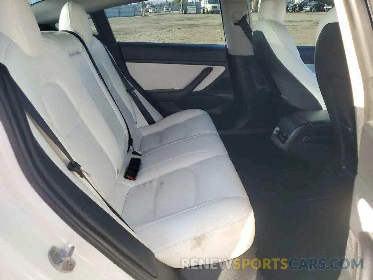10 Photograph of a damaged car 5YJ3E1EA4MF938807 TESLA MODEL 3 2021