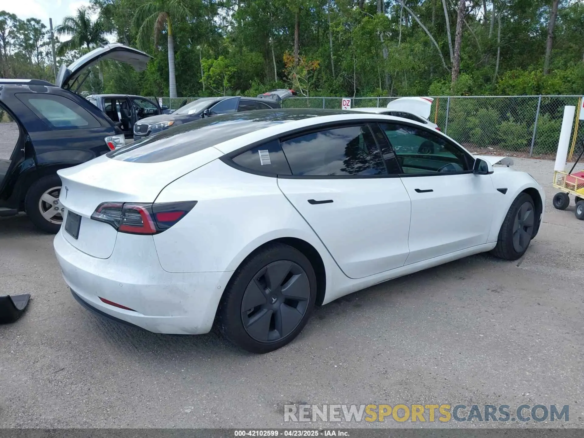 4 Фотография поврежденного автомобиля 5YJ3E1EA5MF016627 TESLA MODEL 3 2021