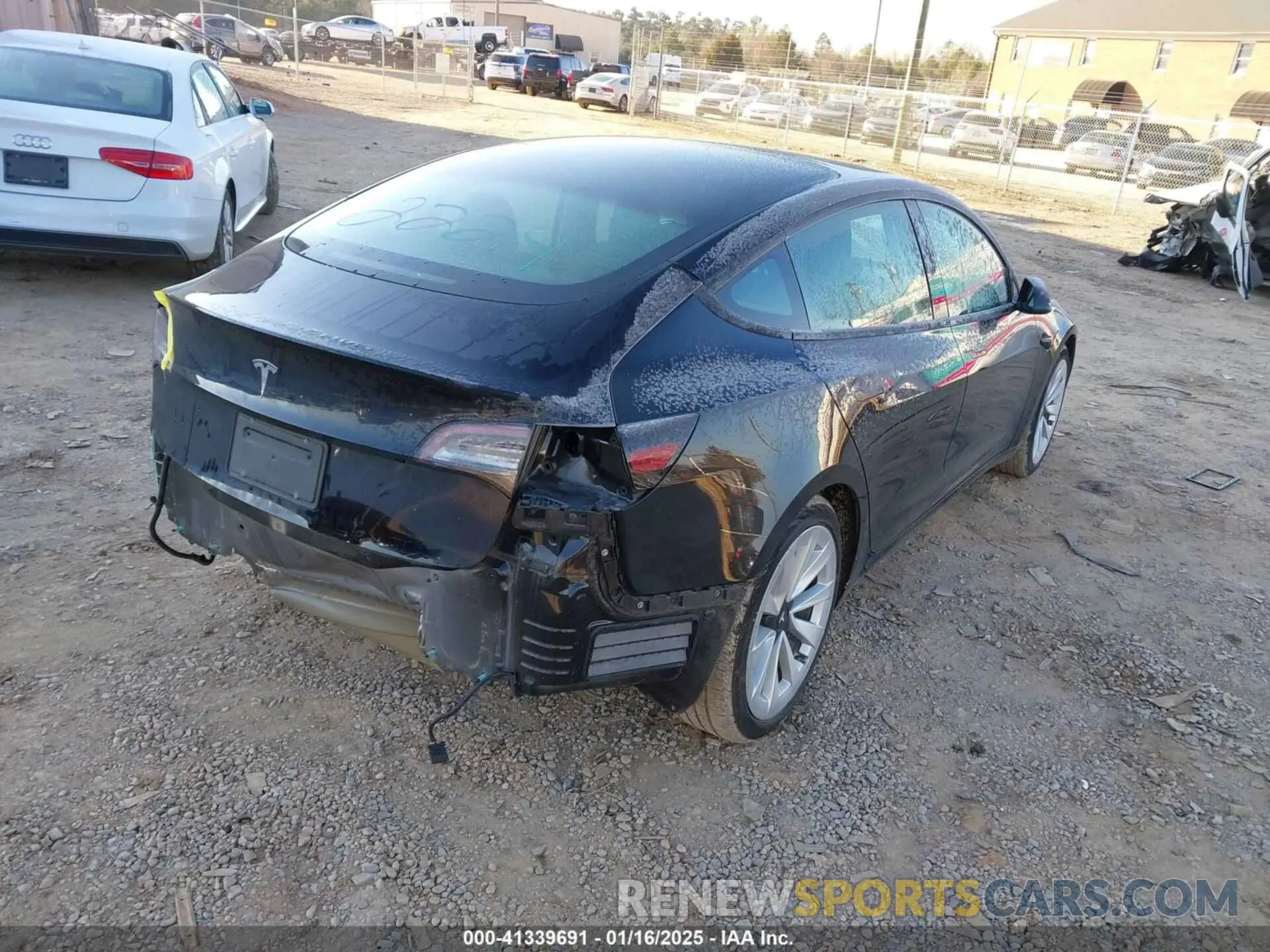 4 Photograph of a damaged car 5YJ3E1EA5MF027577 TESLA MODEL 3 2021
