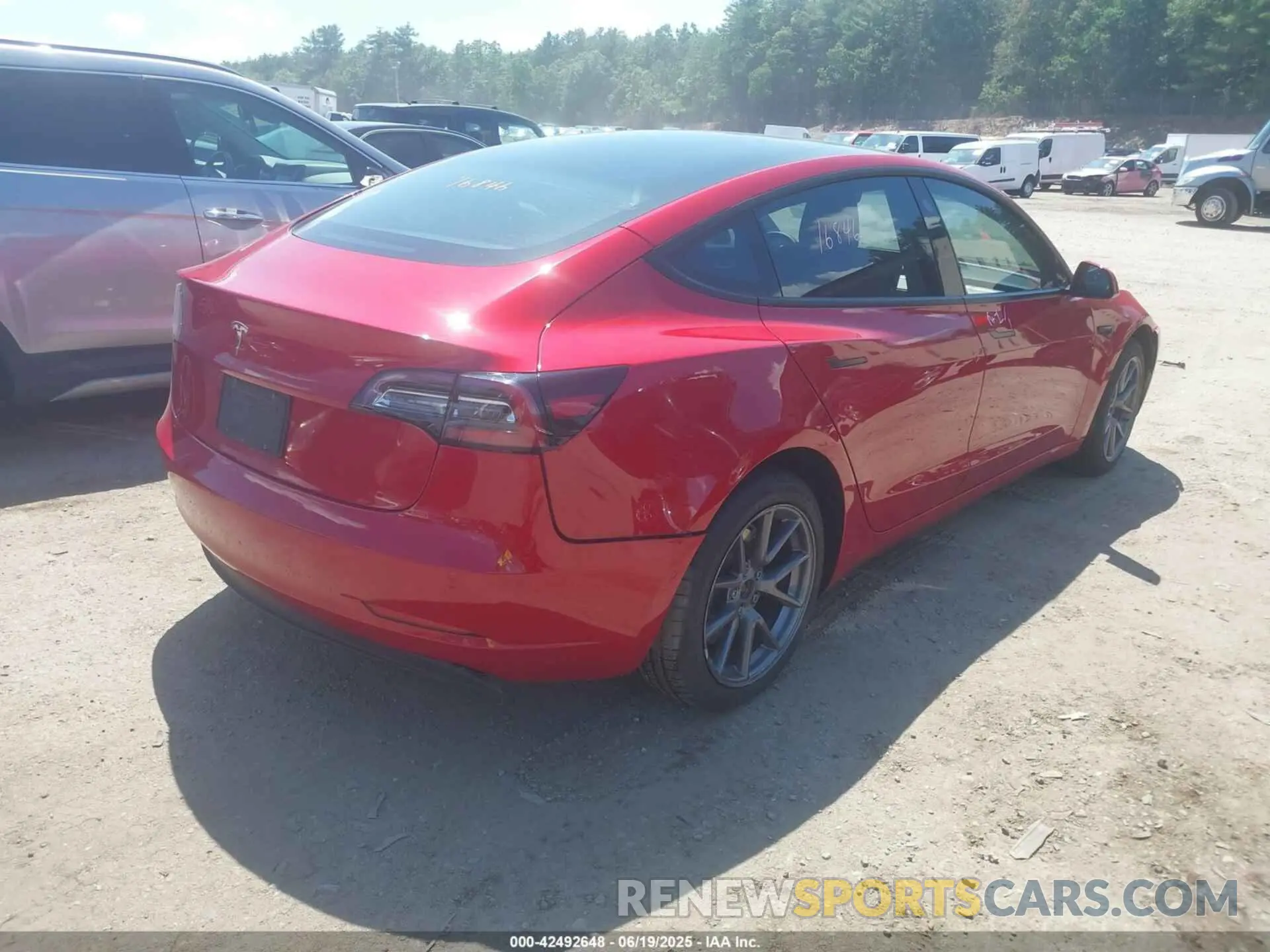 4 Photograph of a damaged car 5YJ3E1EA5MF043407 TESLA MODEL 3 2021