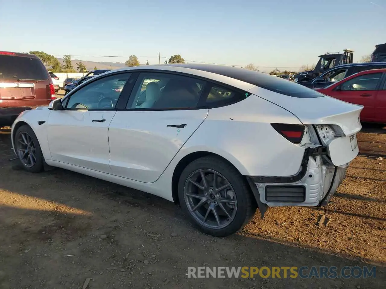 2 Photograph of a damaged car 5YJ3E1EA5MF069943 TESLA MODEL 3 2021
