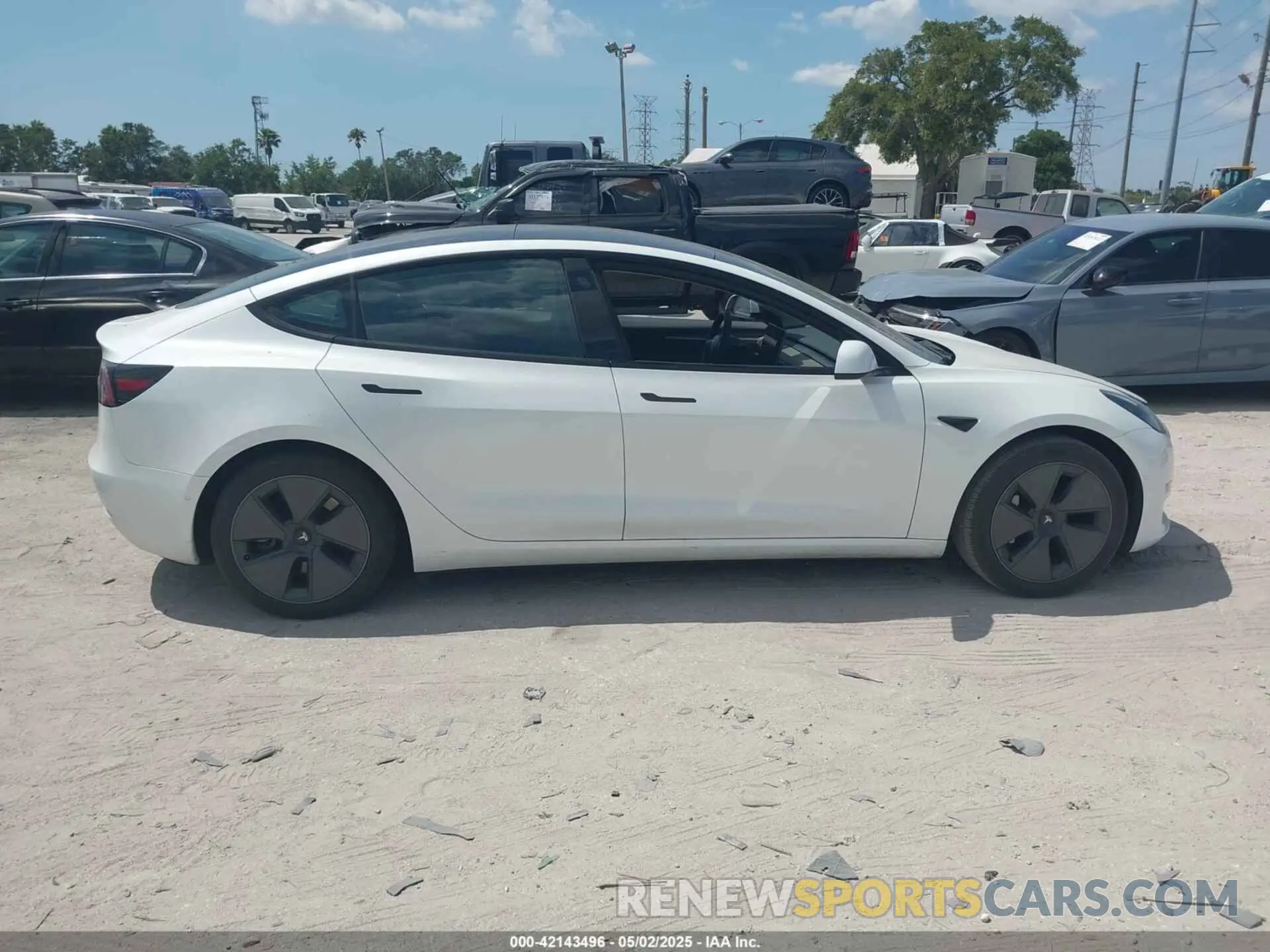 13 Photograph of a damaged car 5YJ3E1EA5MF098844 TESLA MODEL 3 2021