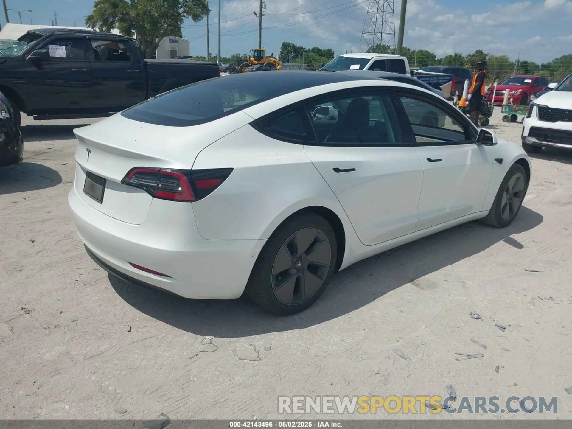 4 Photograph of a damaged car 5YJ3E1EA5MF098844 TESLA MODEL 3 2021