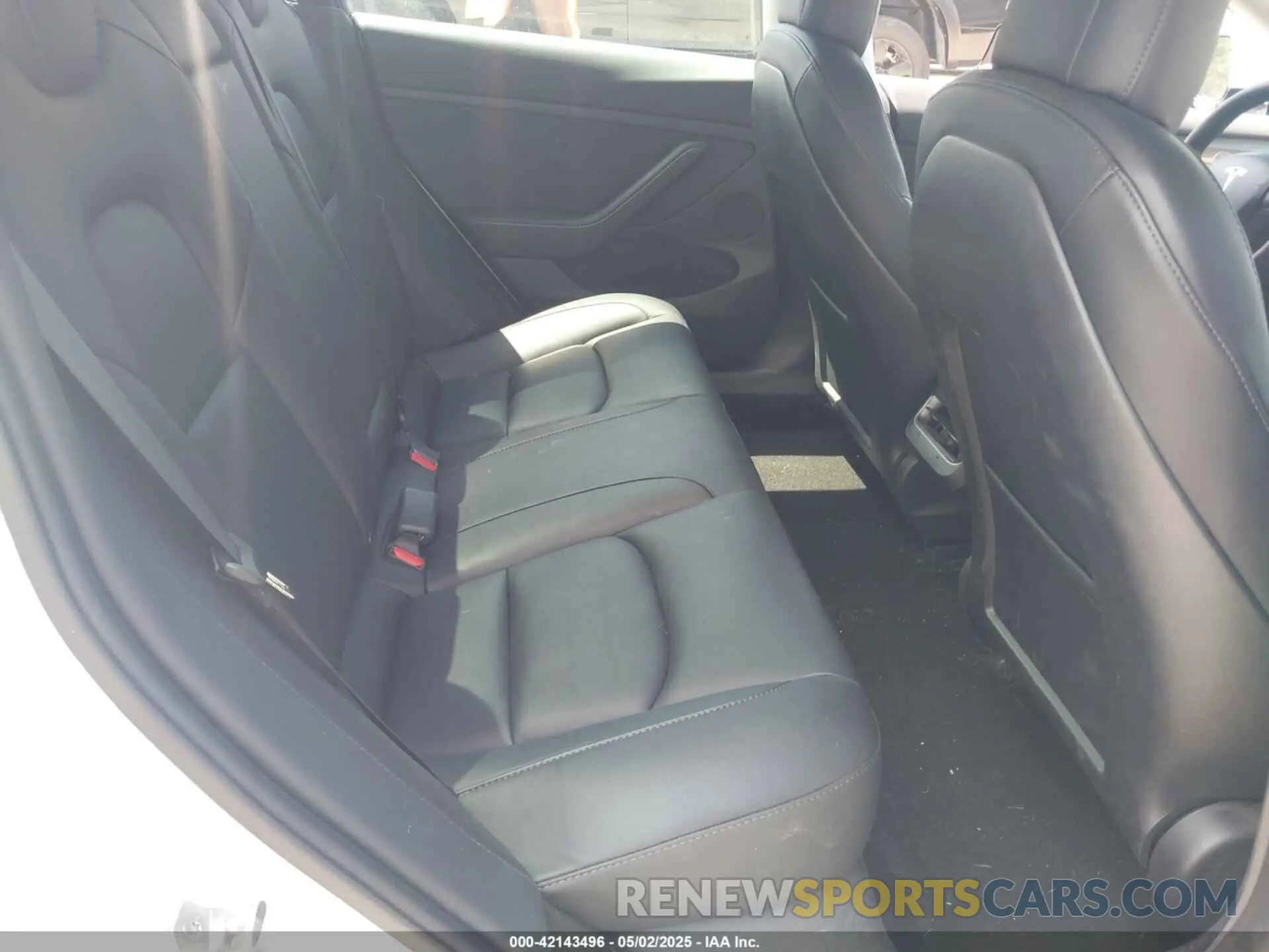 8 Photograph of a damaged car 5YJ3E1EA5MF098844 TESLA MODEL 3 2021