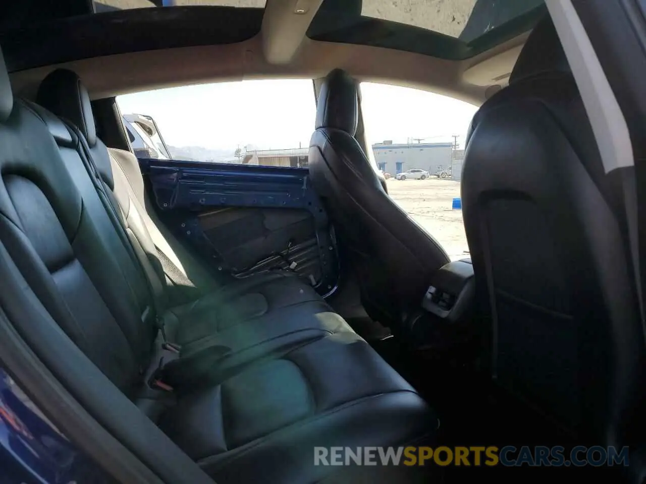 11 Photograph of a damaged car 5YJ3E1EA5MF876298 TESLA MODEL 3 2021
