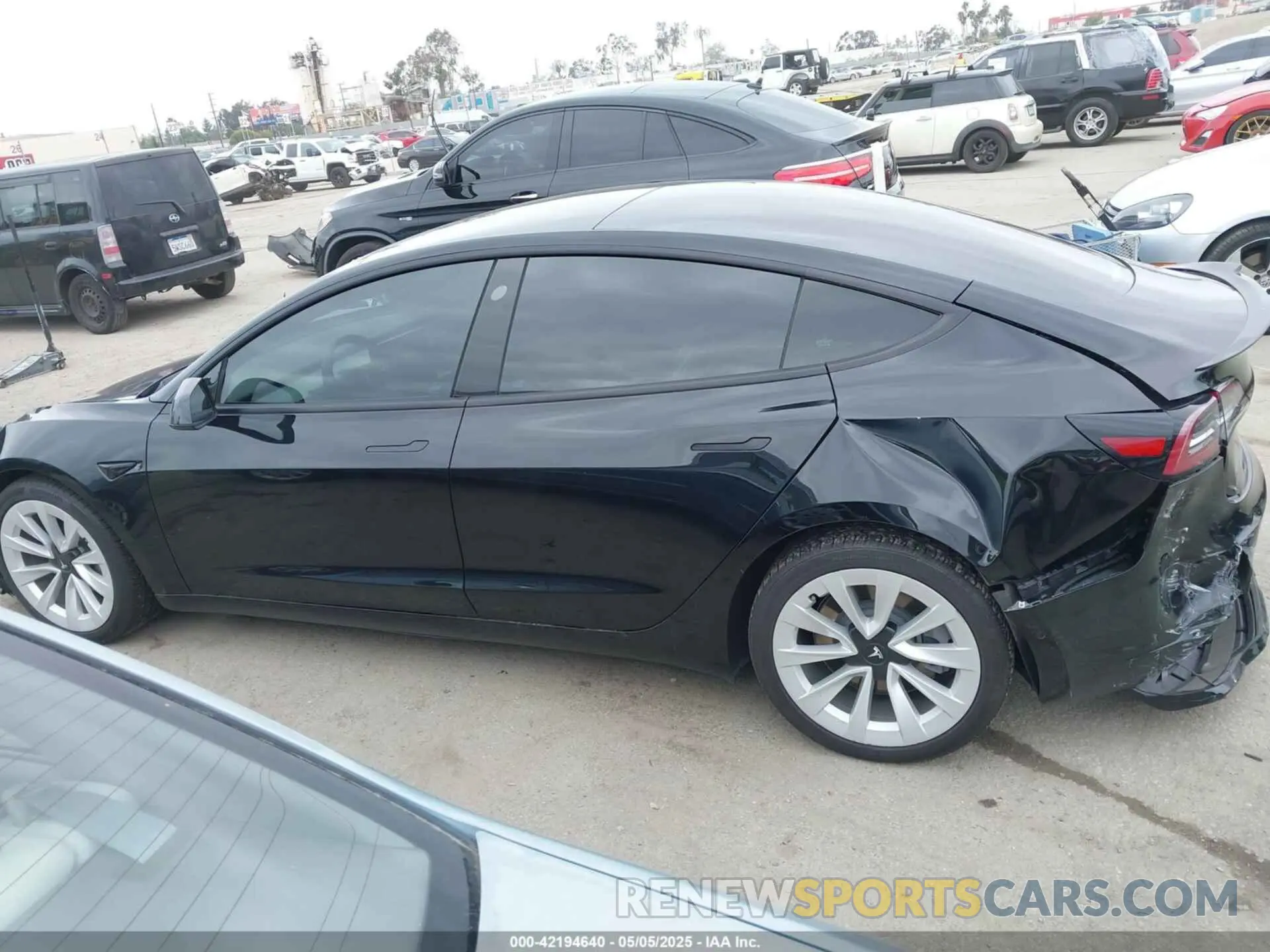 14 Photograph of a damaged car 5YJ3E1EA5MF938928 TESLA MODEL 3 2021