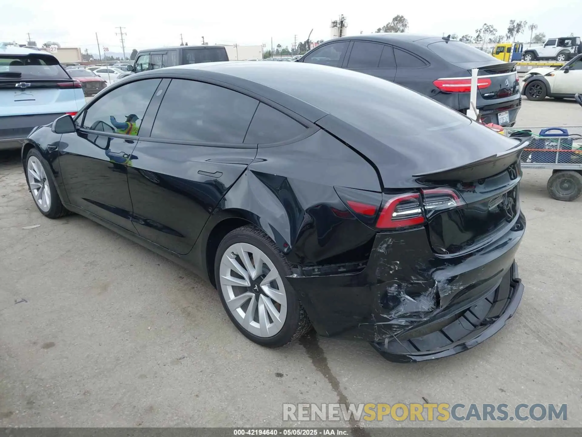 3 Photograph of a damaged car 5YJ3E1EA5MF938928 TESLA MODEL 3 2021