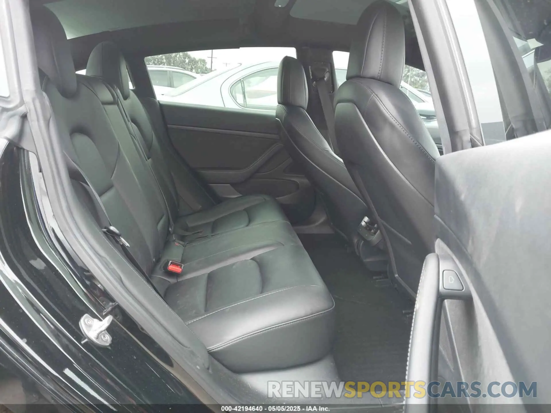 8 Photograph of a damaged car 5YJ3E1EA5MF938928 TESLA MODEL 3 2021