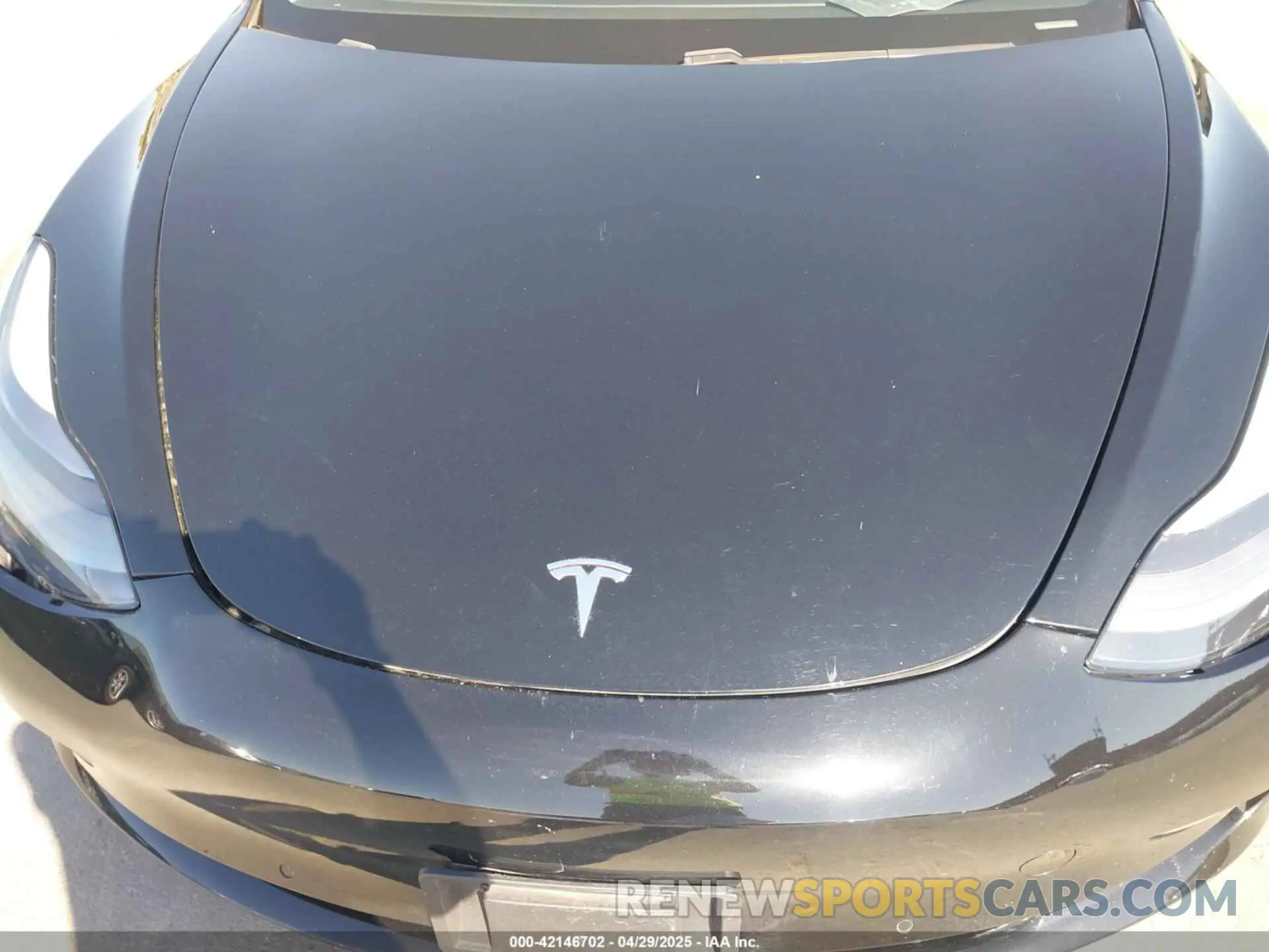 10 Photograph of a damaged car 5YJ3E1EA5MF939299 TESLA MODEL 3 2021
