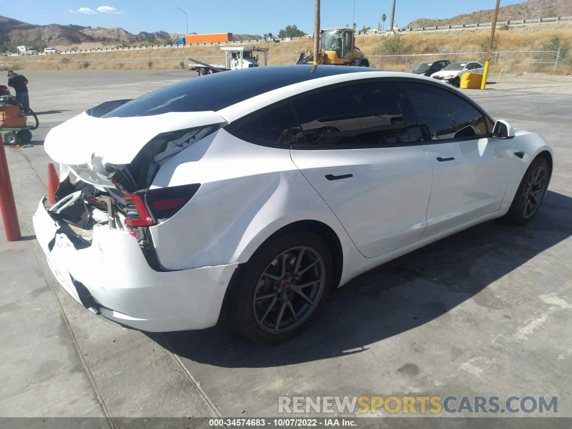 4 Photograph of a damaged car 5YJ3E1EA5MF940405 TESLA MODEL 3 2021