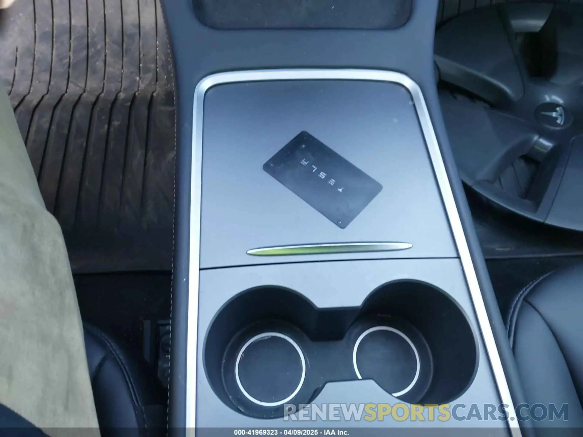 11 Фотография поврежденного автомобиля 5YJ3E1EA5MF992049 TESLA MODEL 3 2021